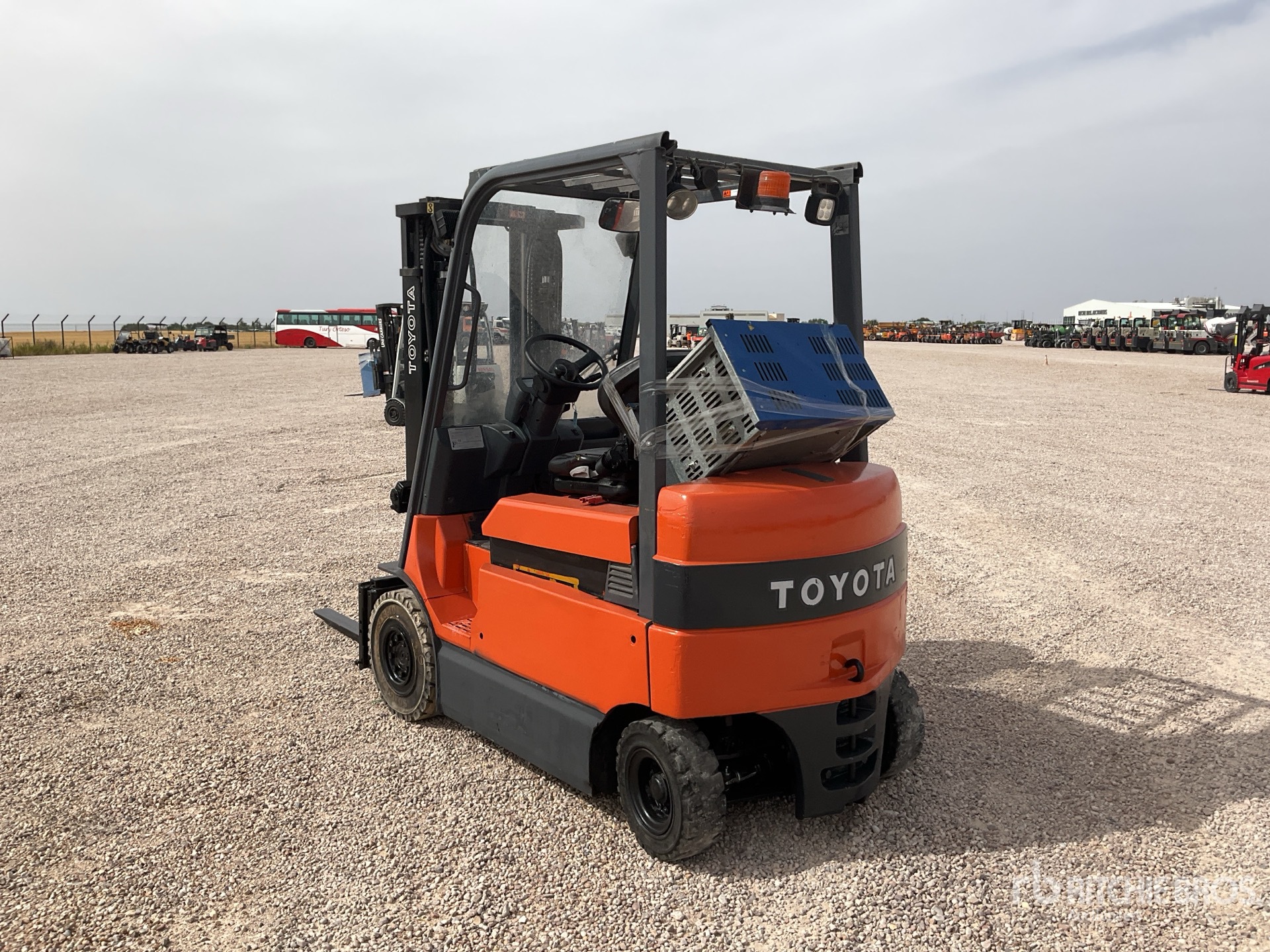 2011 Toyota 7FBMF-25