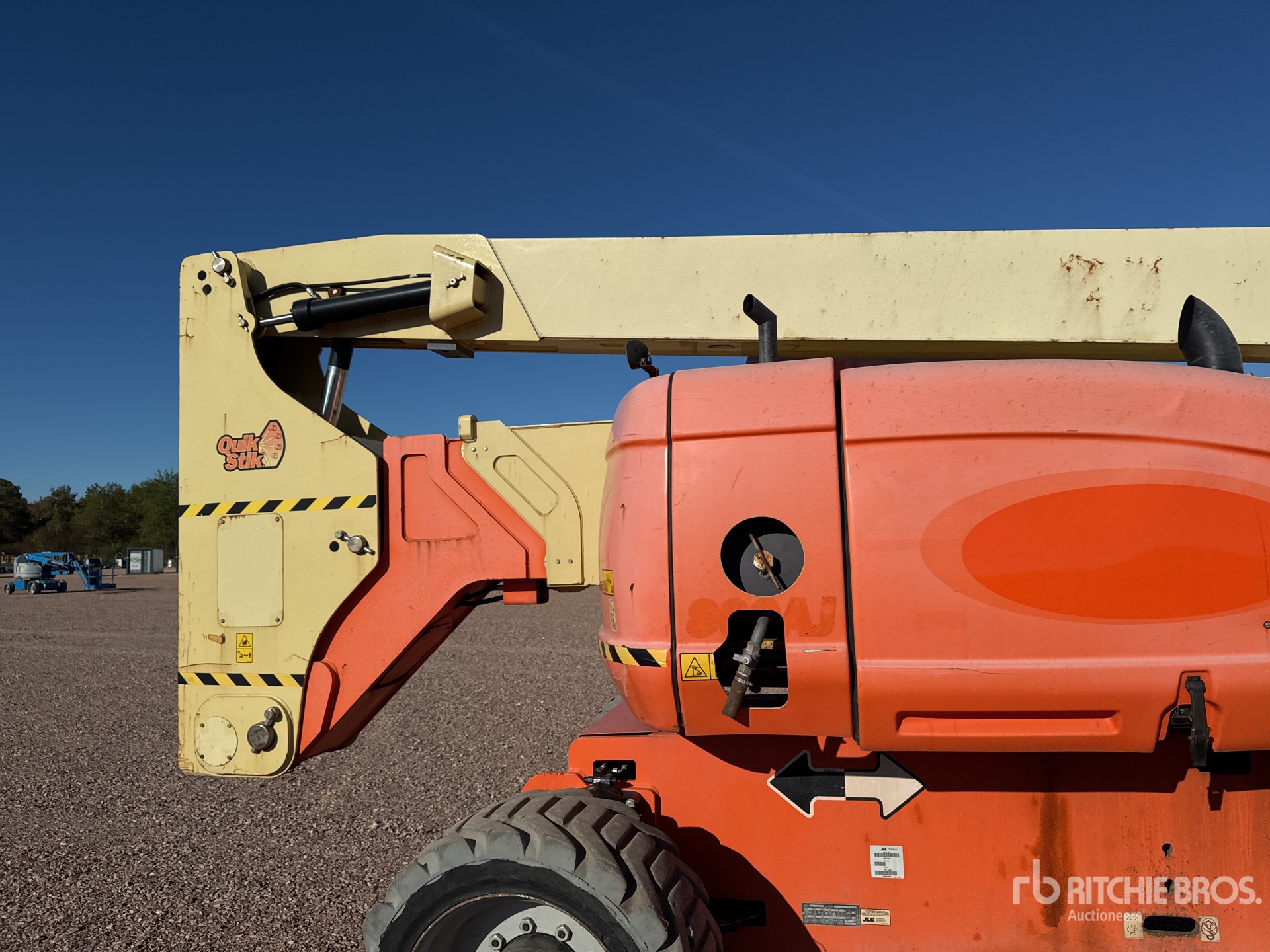 2014 JLG 800 AJ