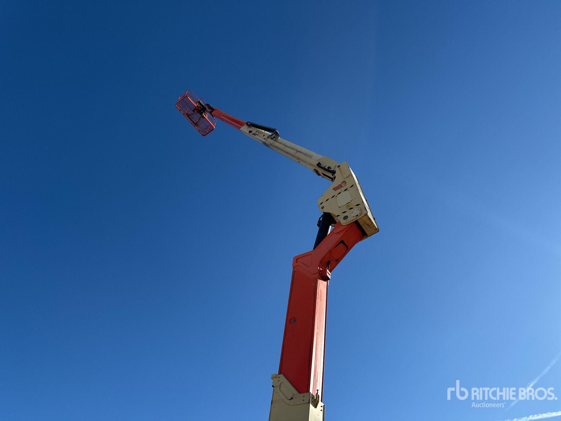 2014 JLG 800 AJ