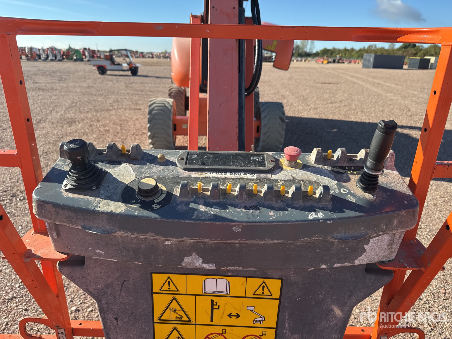 2014 JLG 800 AJ