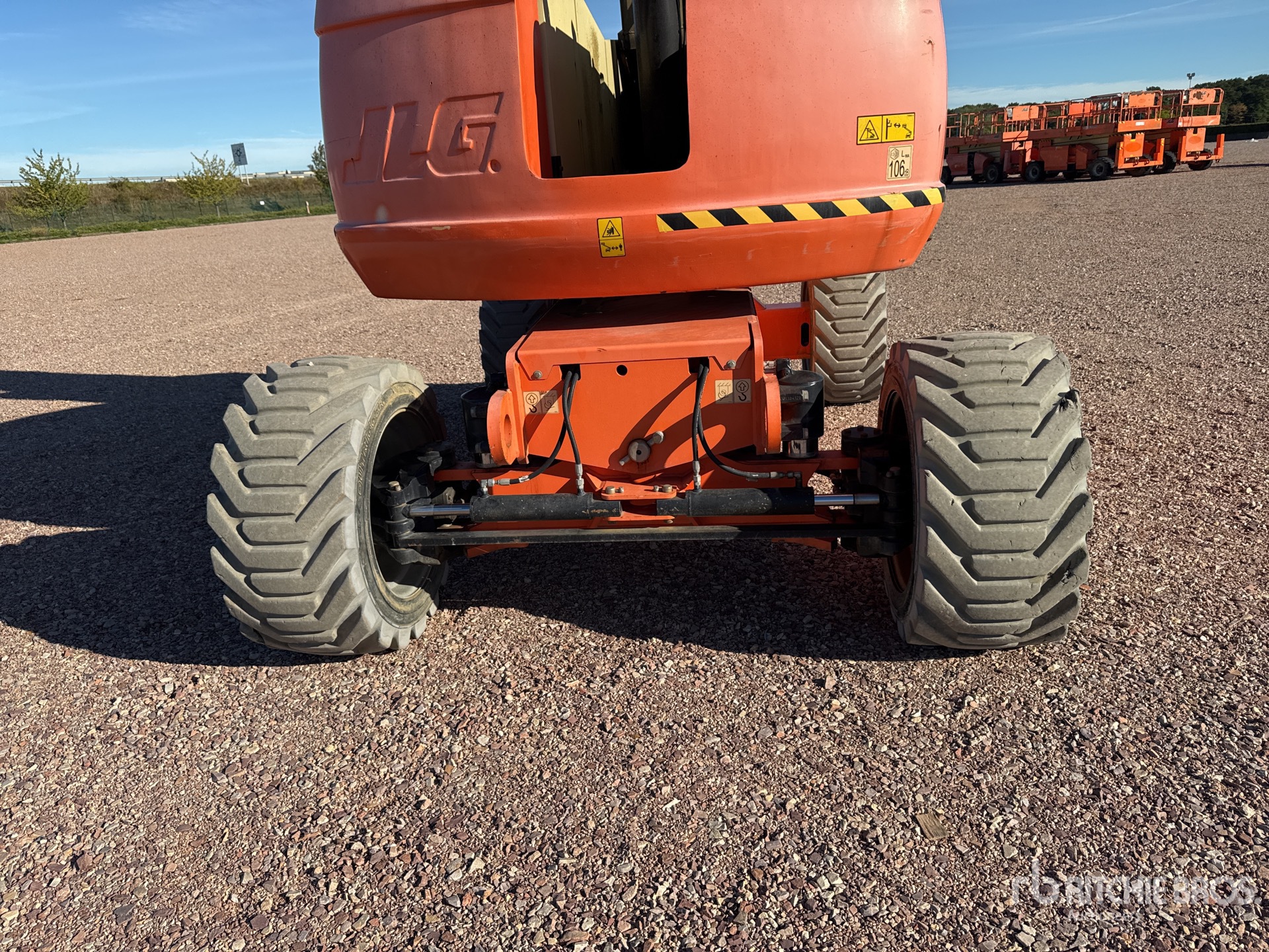 2014 JLG 800 AJ