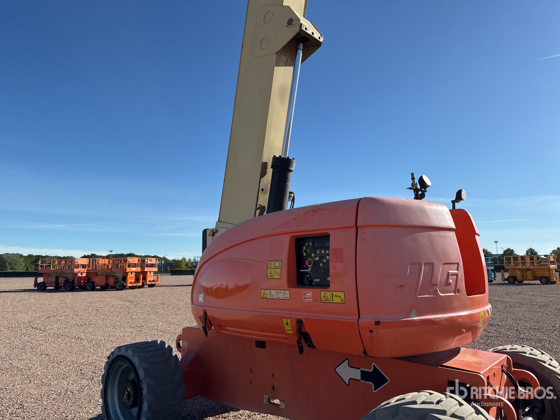 2014 JLG 800 AJ