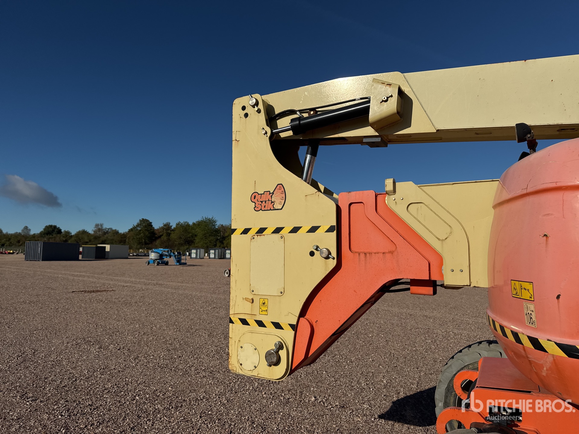 2014 JLG 800 AJ