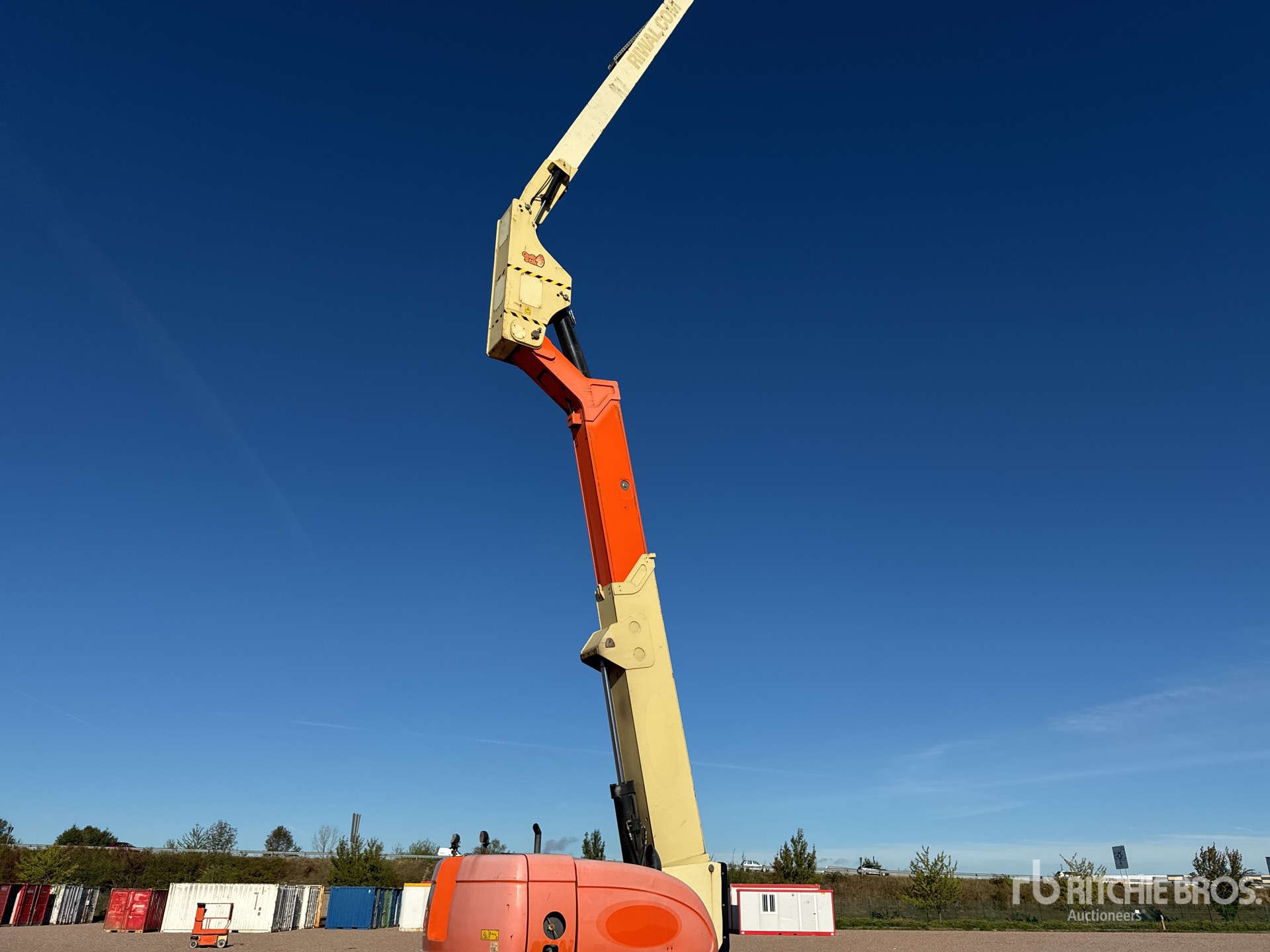 2014 JLG 800 AJ