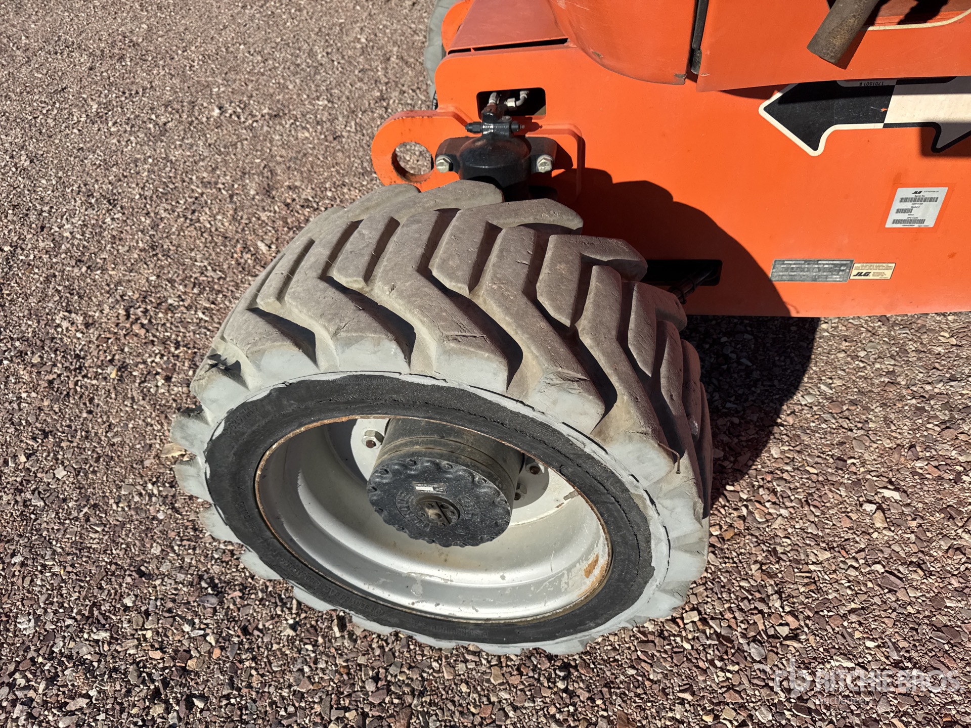 2014 JLG 800 AJ
