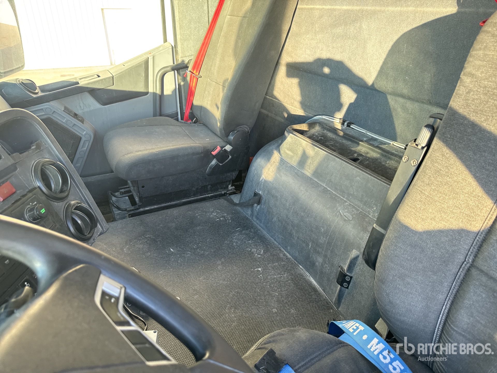 2014 Renault 8X4 CAMION TOUPIE