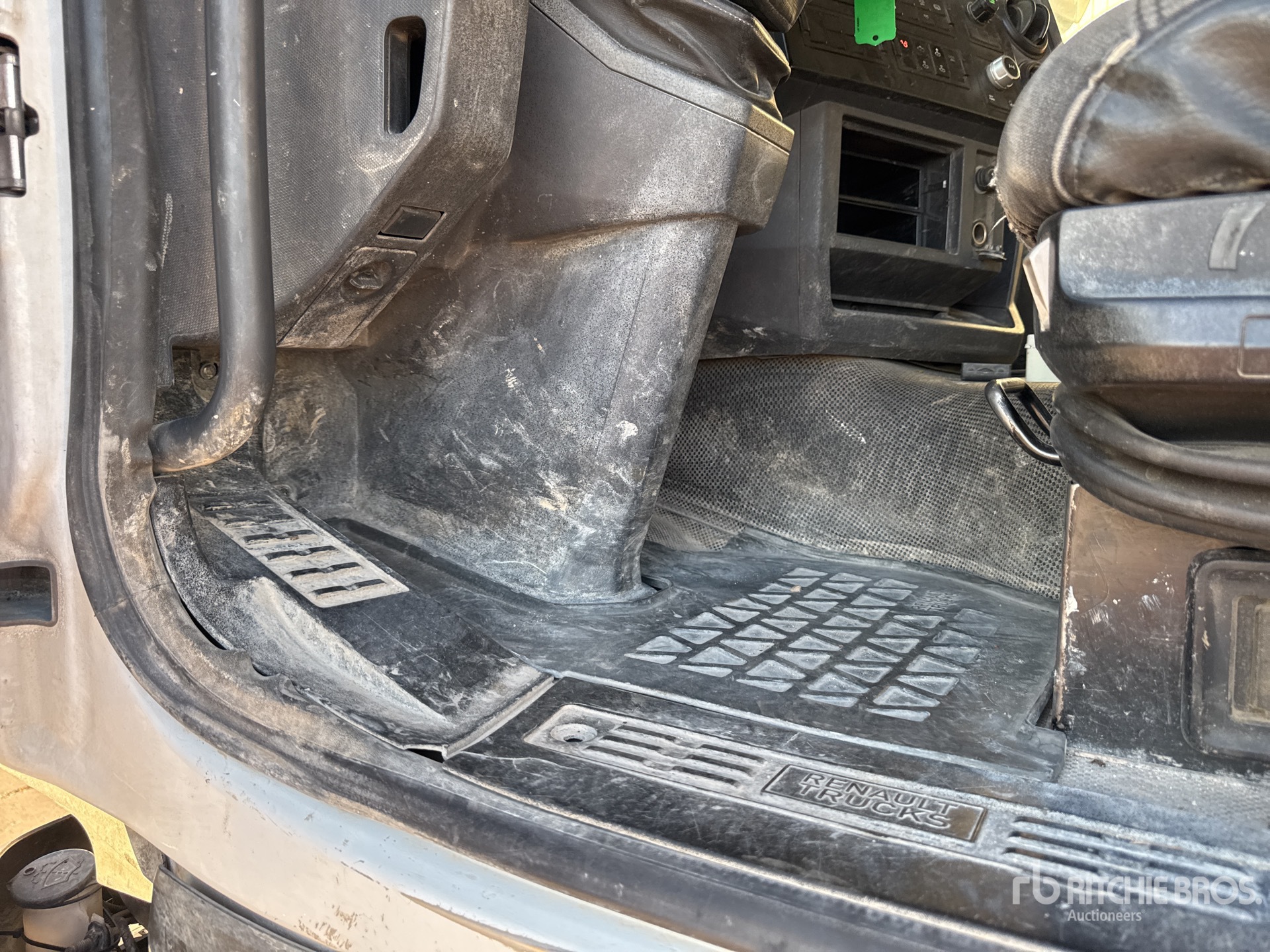 2014 Renault 8X4 CAMION TOUPIE