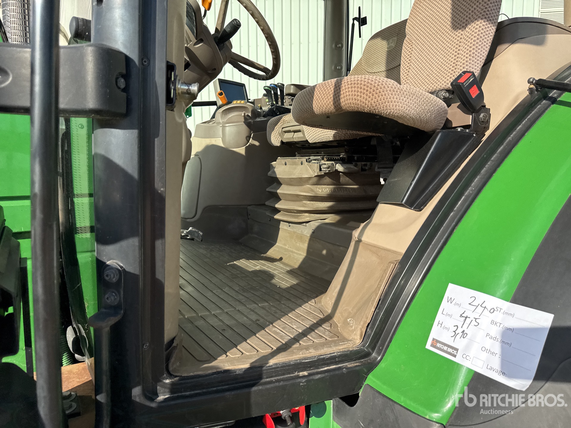 2015 John Deere 6140R