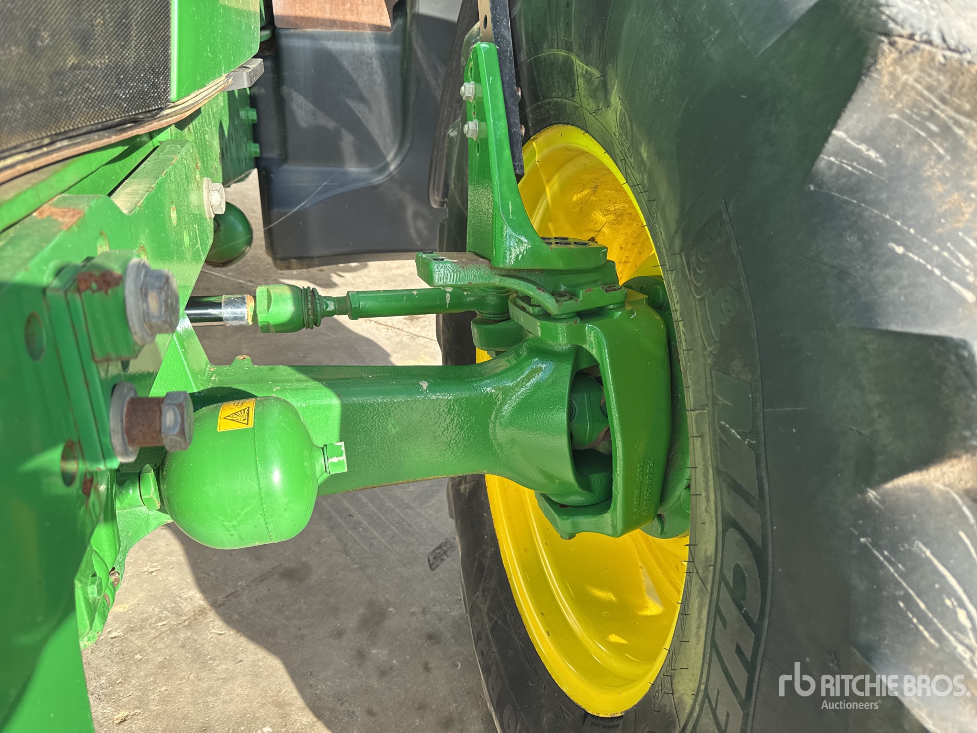 2015 John Deere 6140R