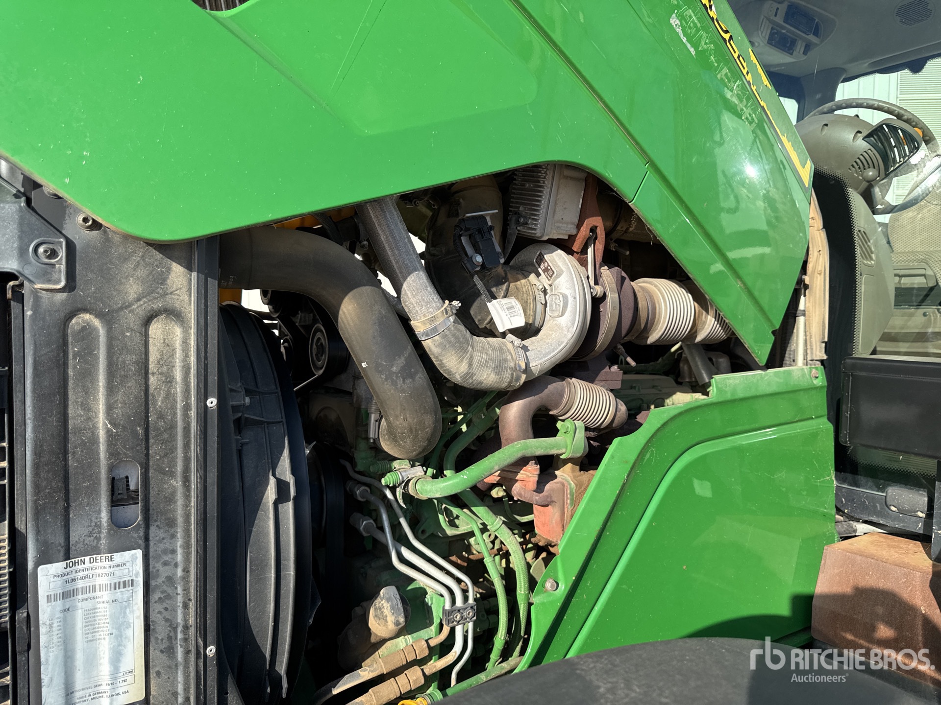 2015 John Deere 6140R