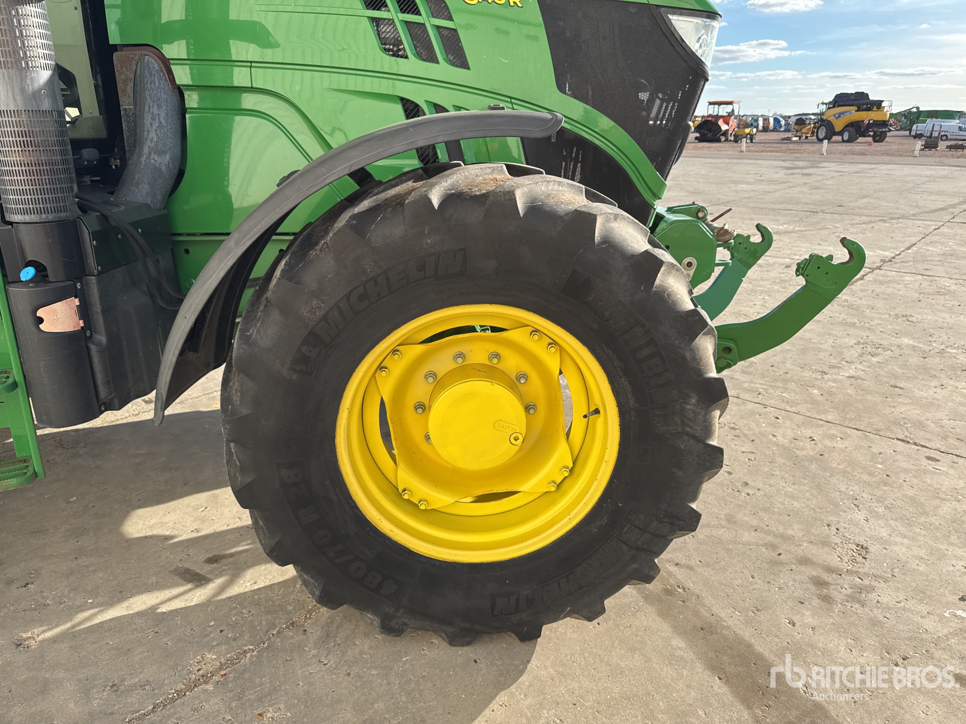 2015 John Deere 6140R