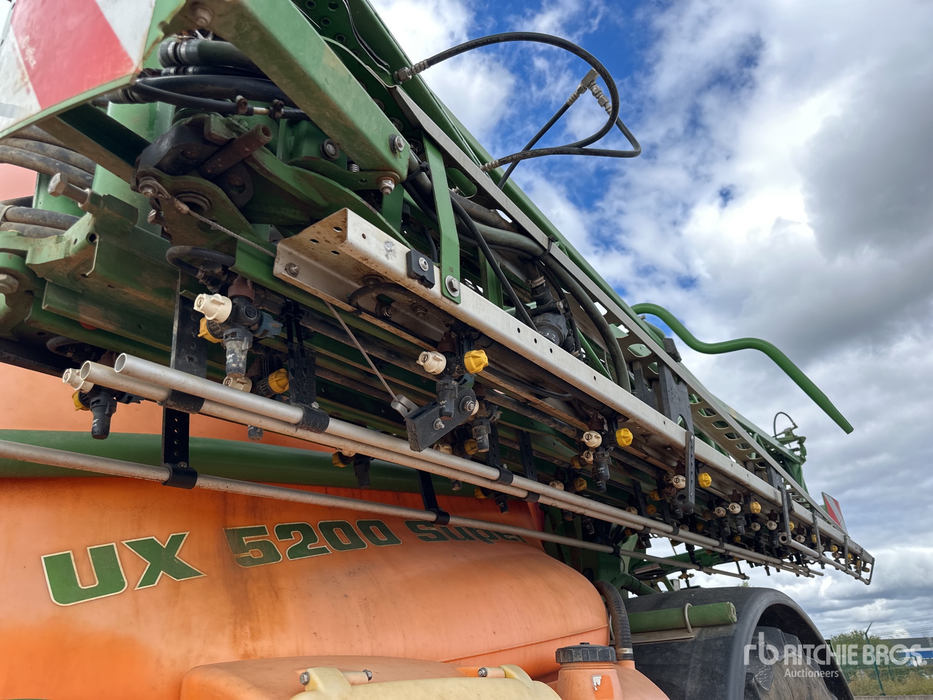 2011 Amazone UX 5200 SUPER