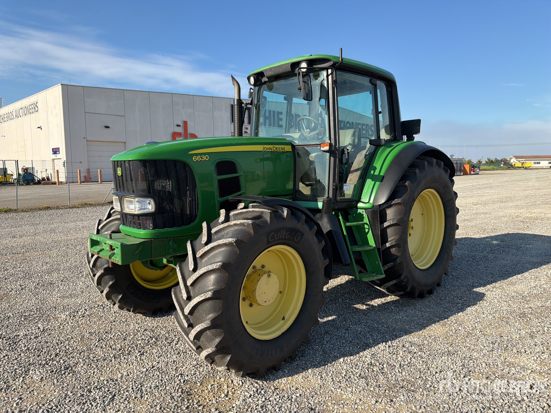 2011 John Deere 6630