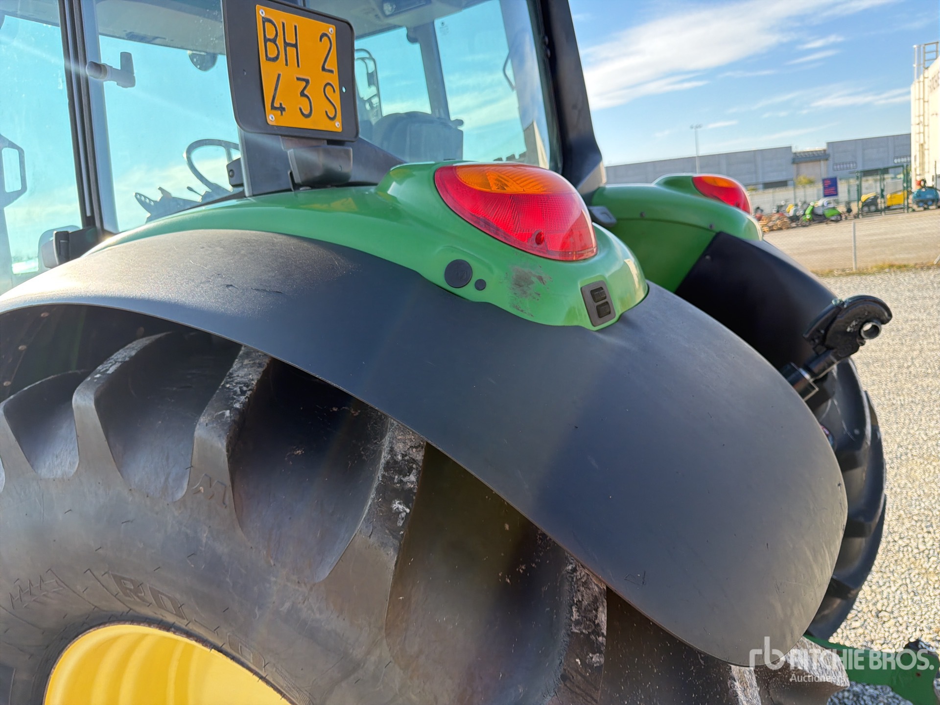 2011 John Deere 6630