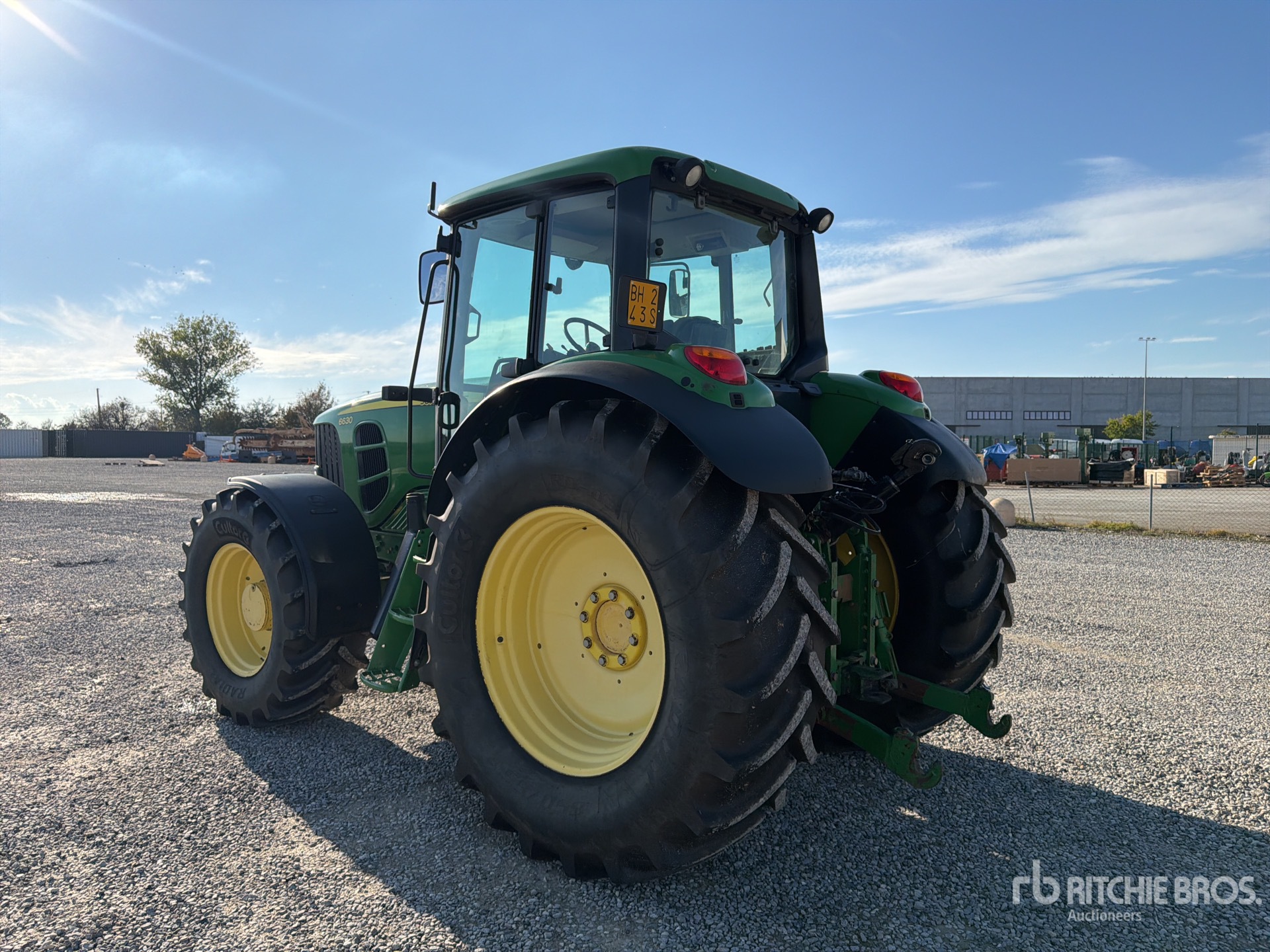 2011 John Deere 6630