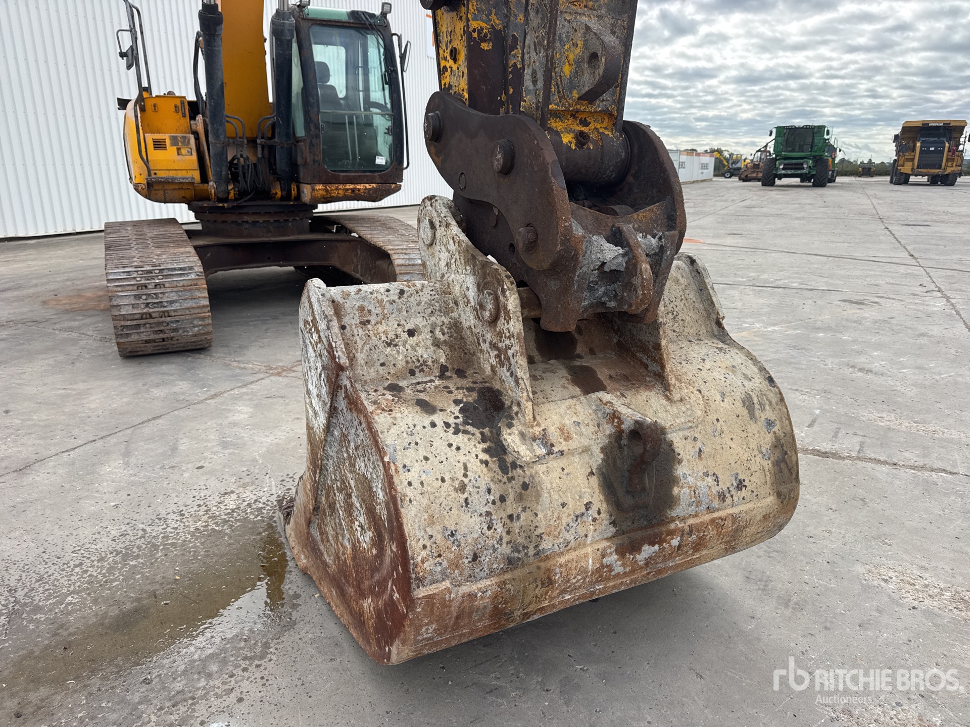 2010 JCB JS240NC