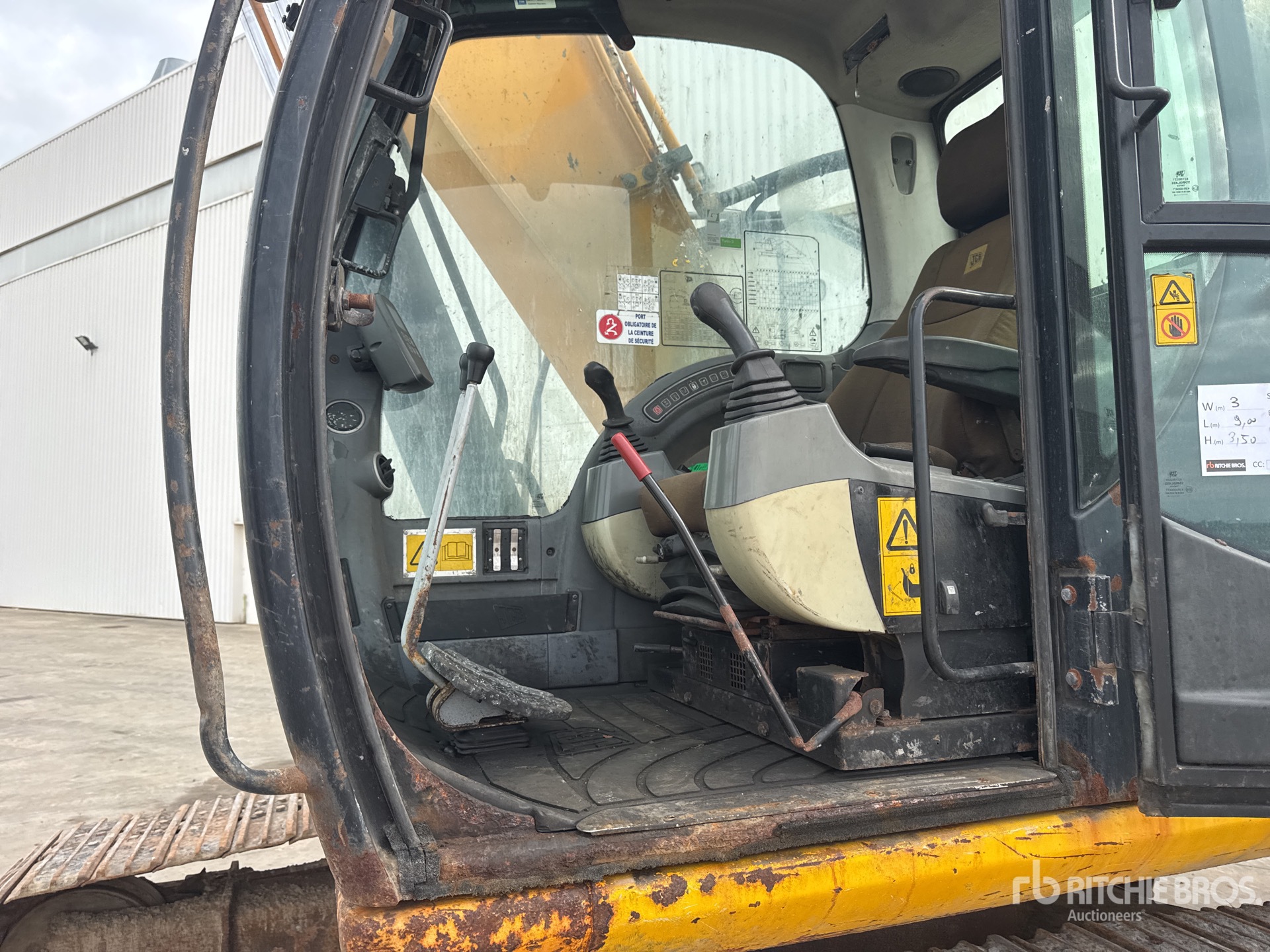 2010 JCB JS240NC