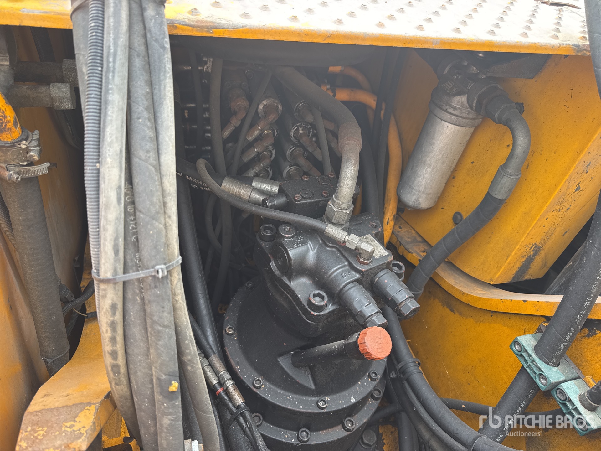 2010 JCB JS240NC