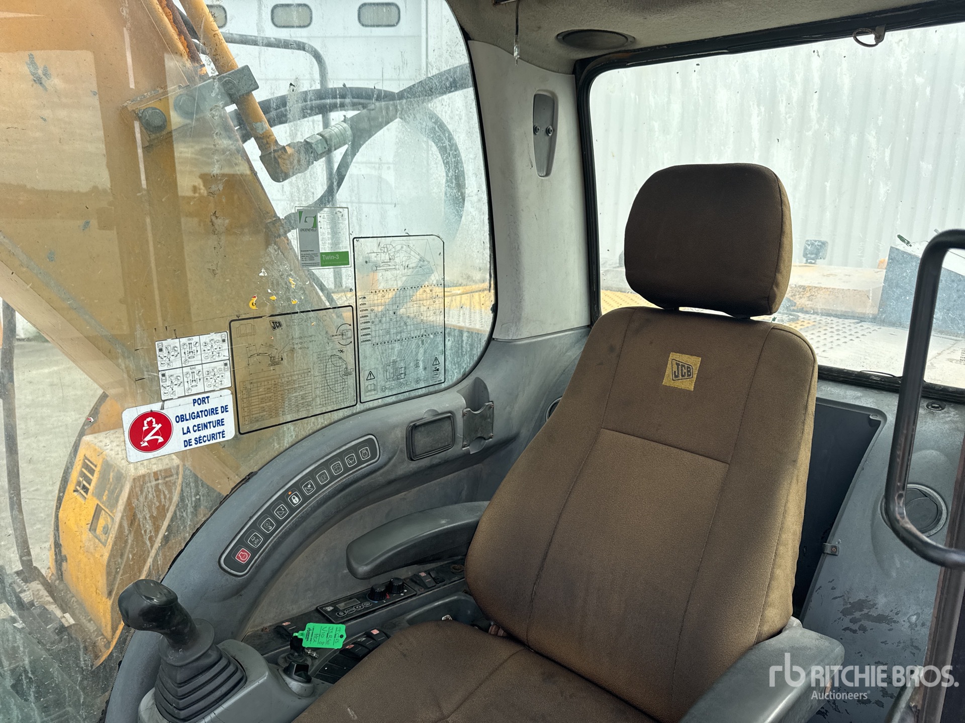 2010 JCB JS240NC