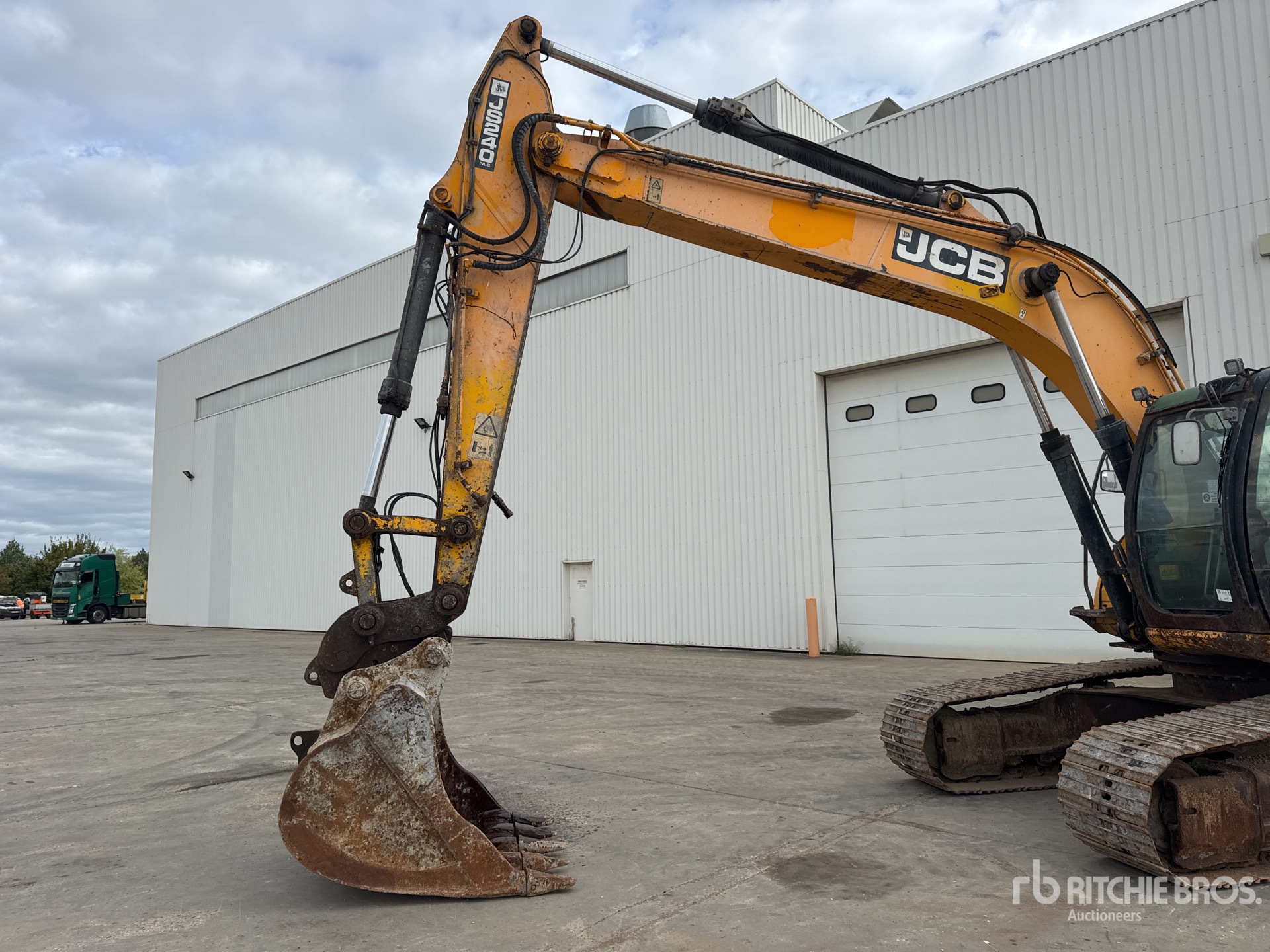 2010 JCB JS240NC