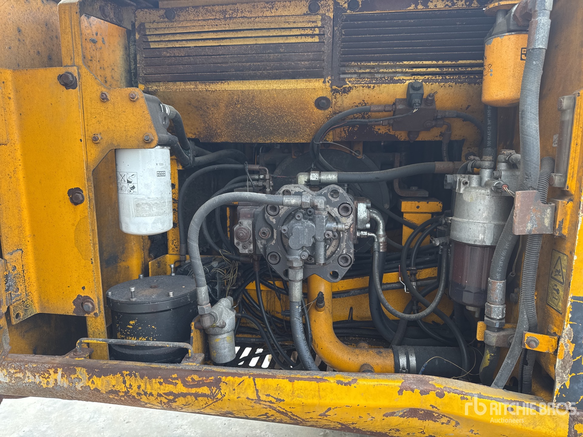 2010 JCB JS240NC
