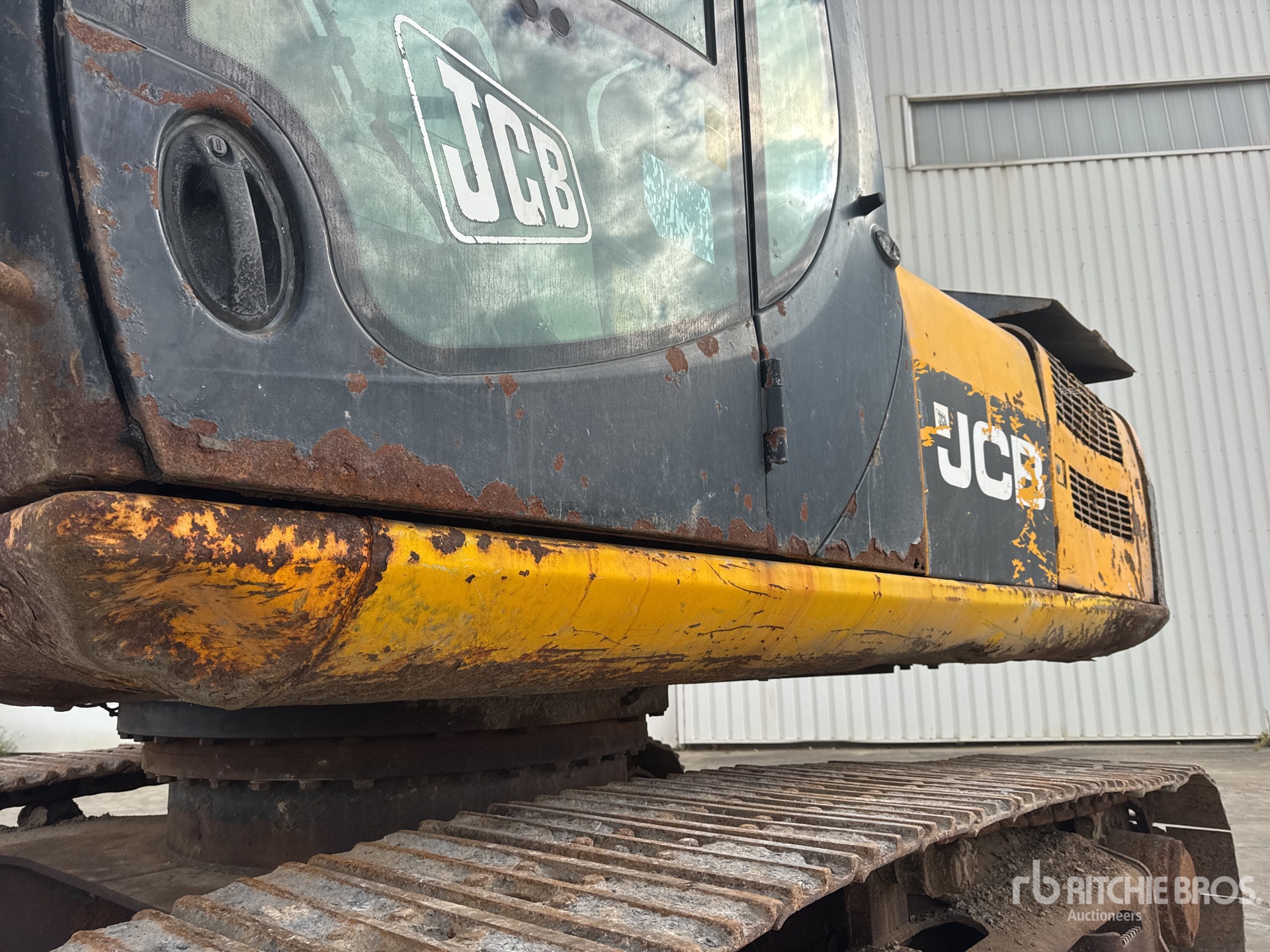 2010 JCB JS240NC