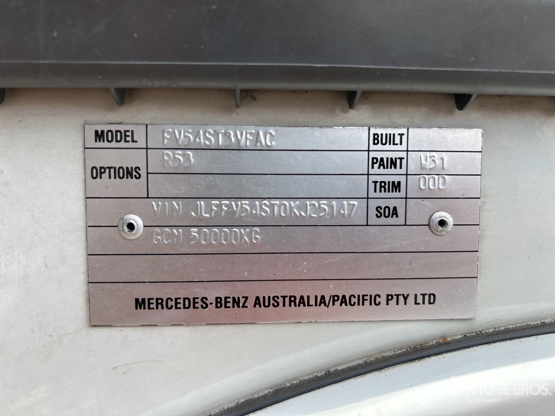 2017 Mitsubishi FV500