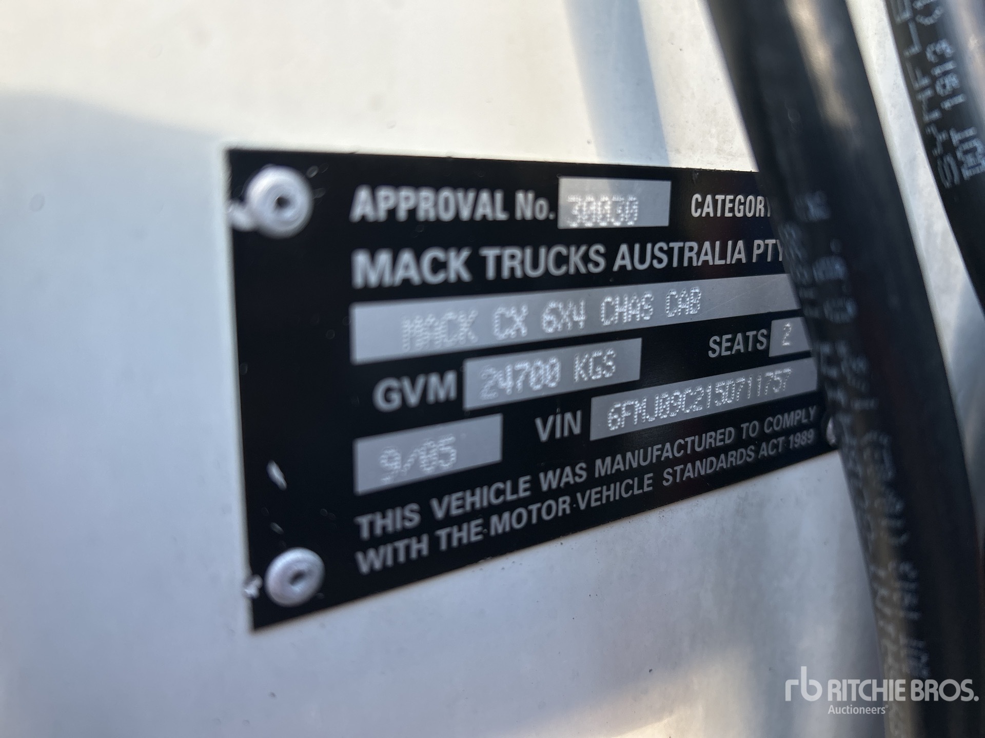 2005 Mack Vision