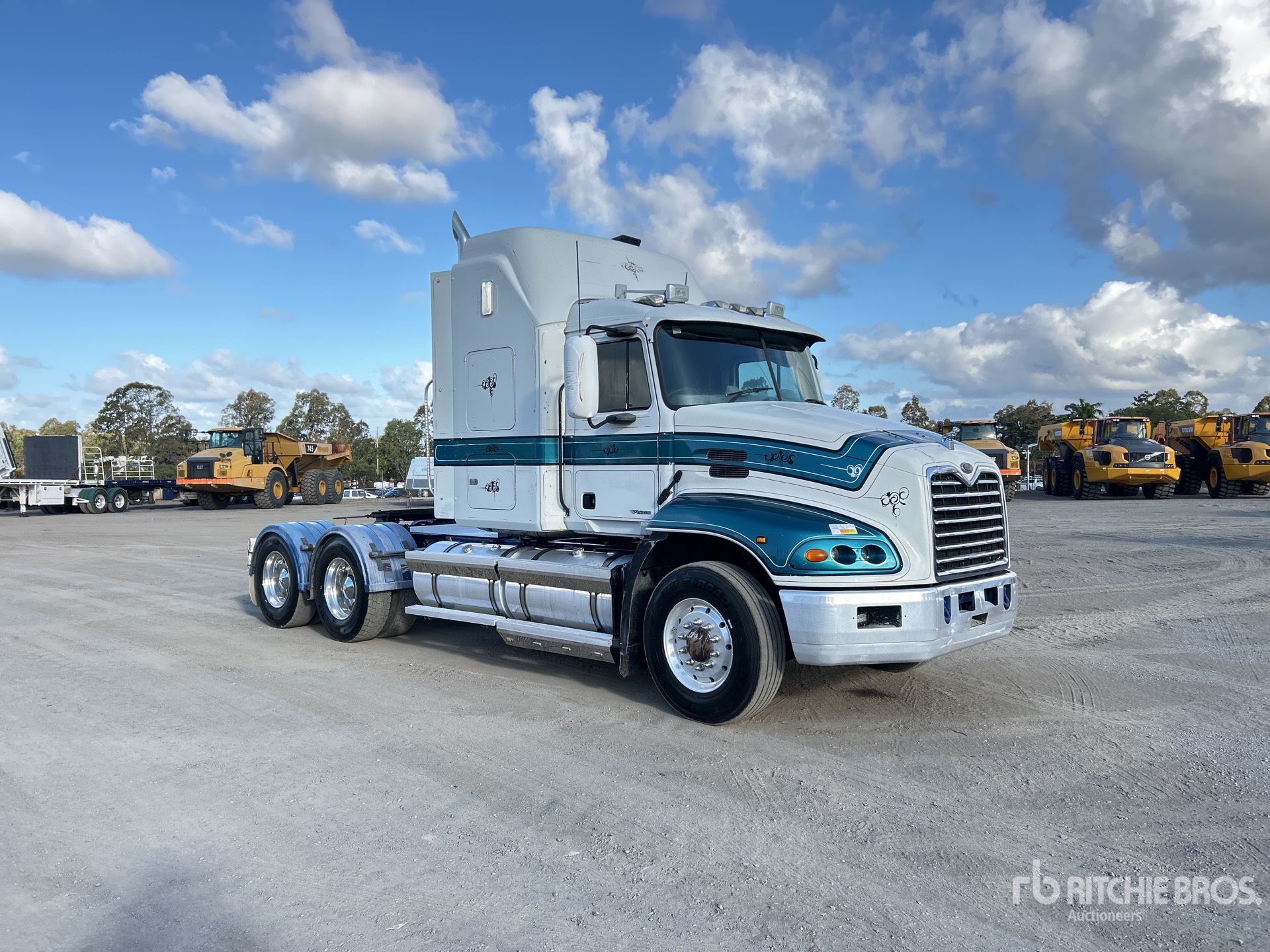 2005 Mack Vision