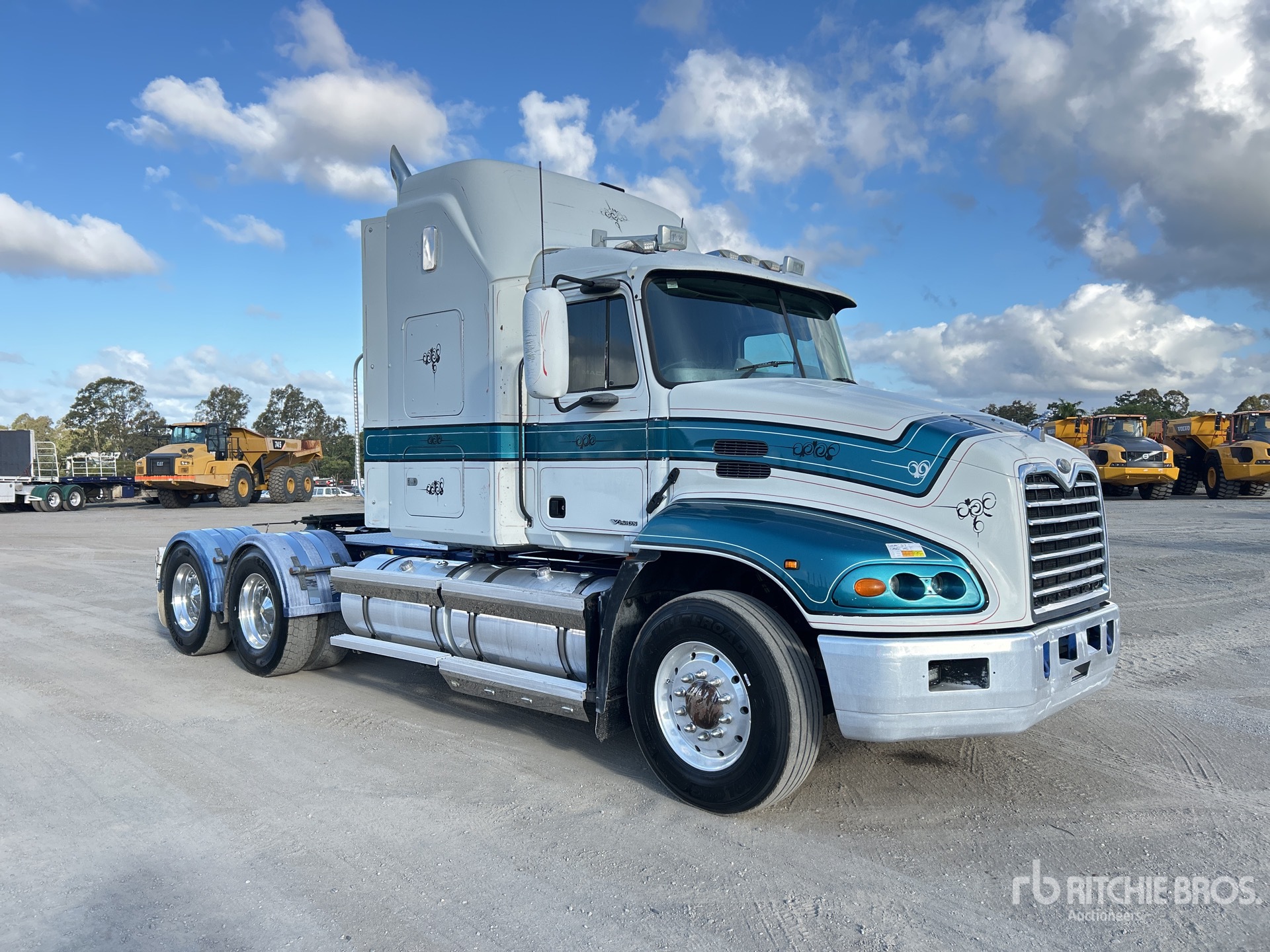 2005 Mack Vision