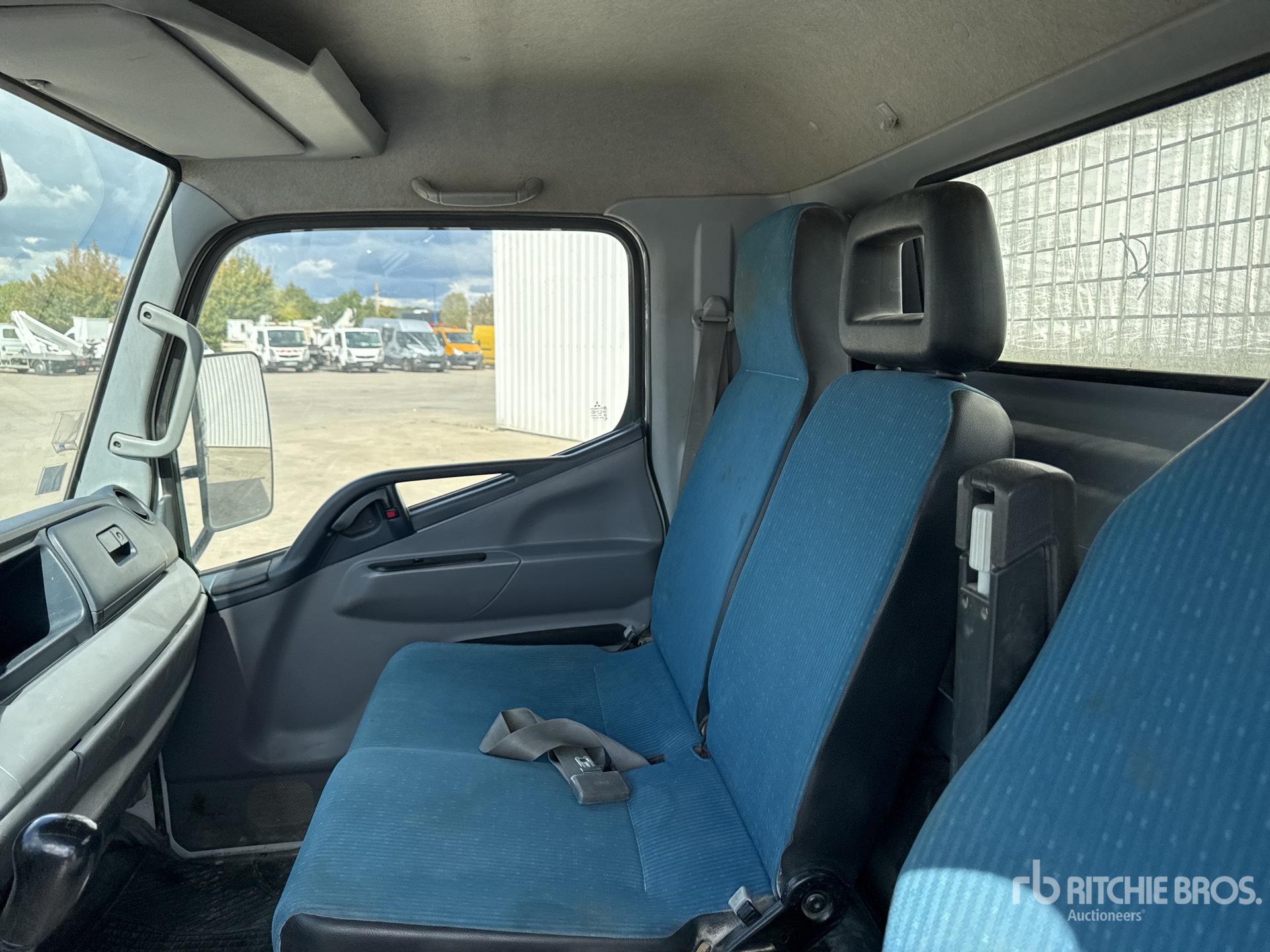 2012 Mitsubishi FUSO CANTER 3C1