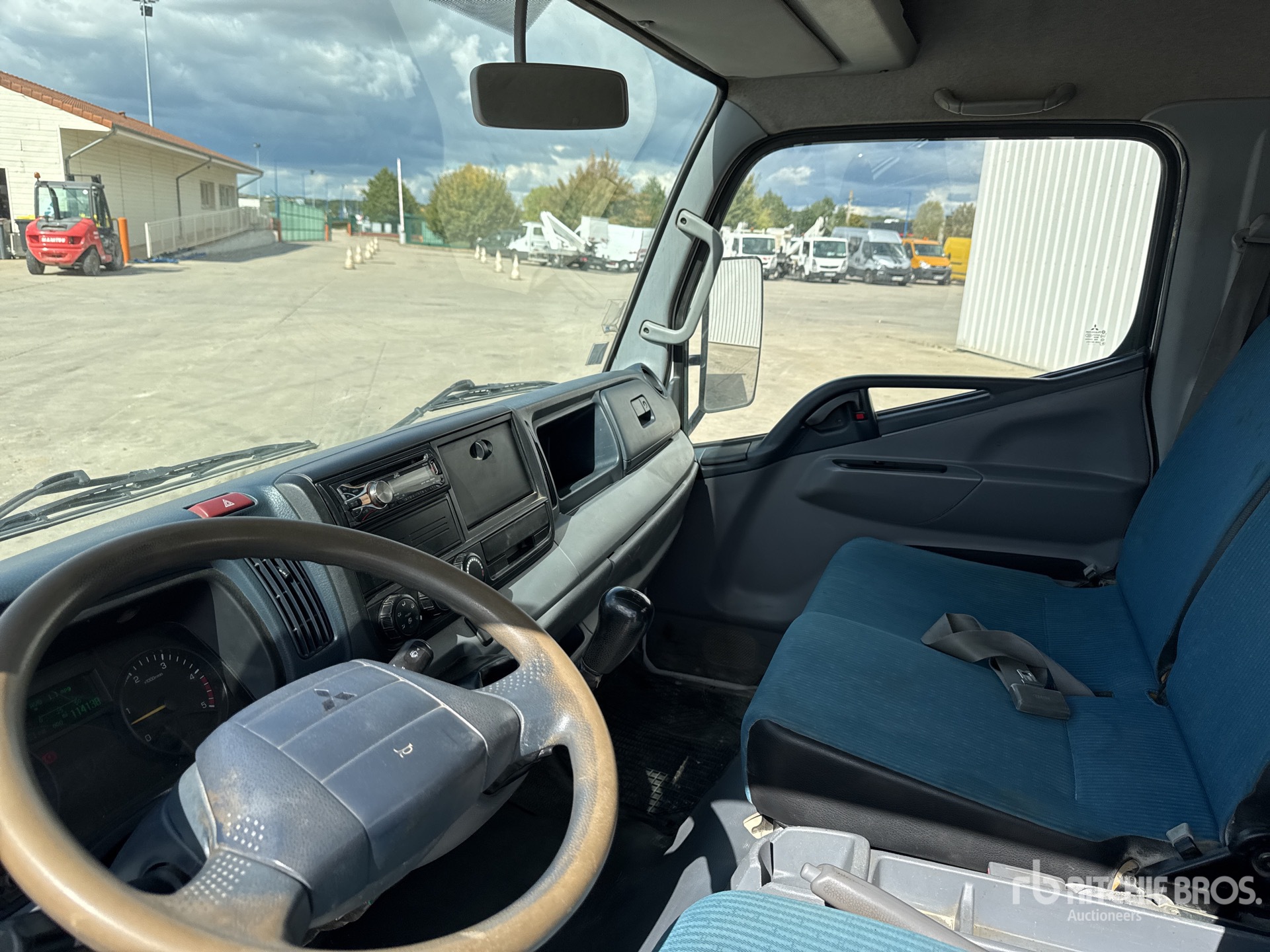 2012 Mitsubishi FUSO CANTER 3C1