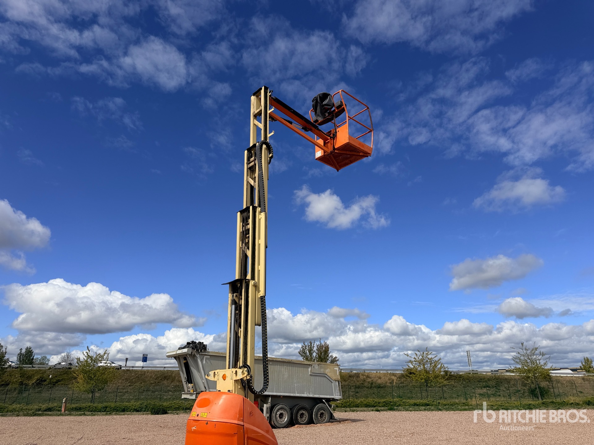 2013 JLG TOUCAN 10E