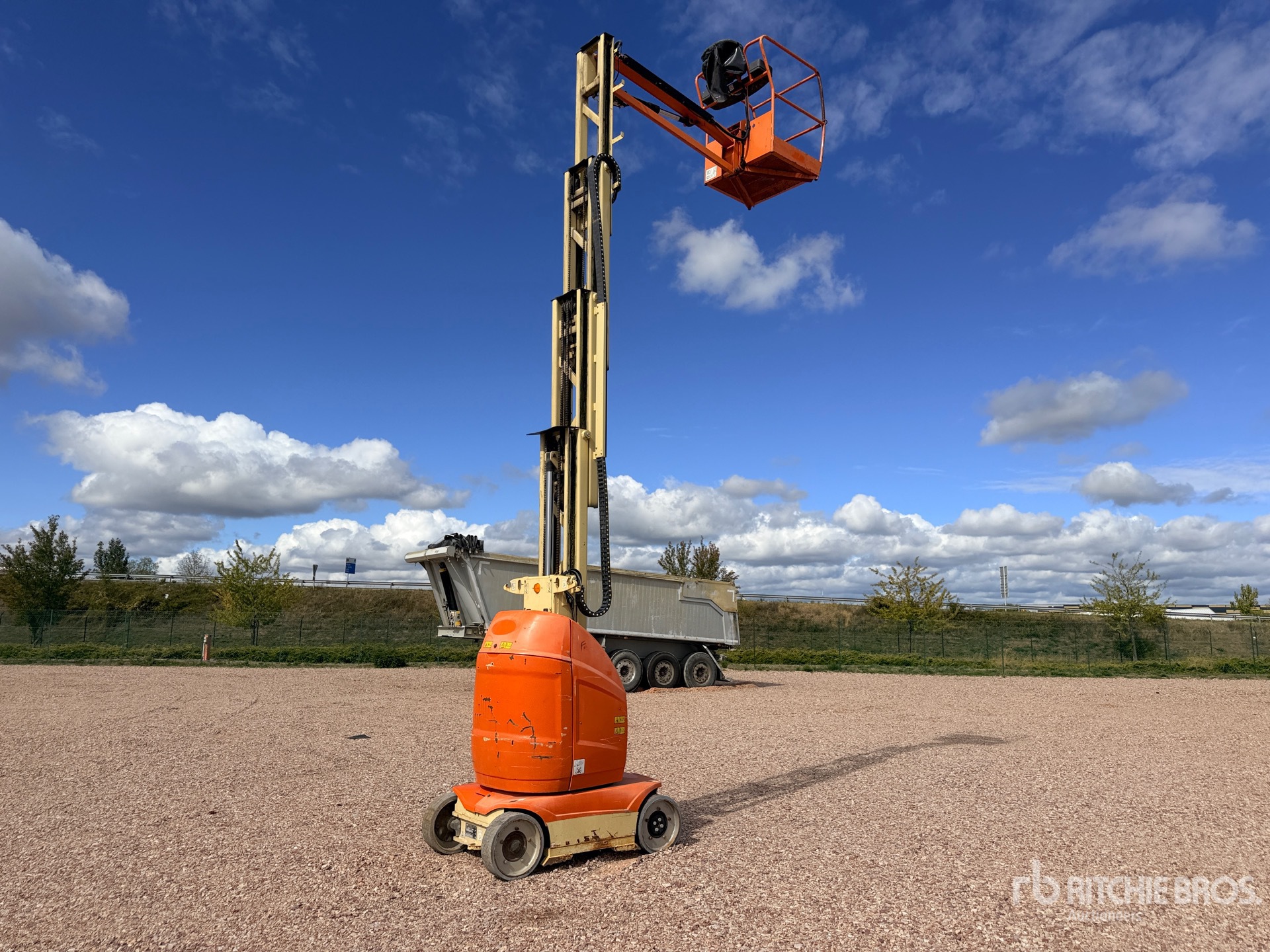 2013 JLG TOUCAN 10E