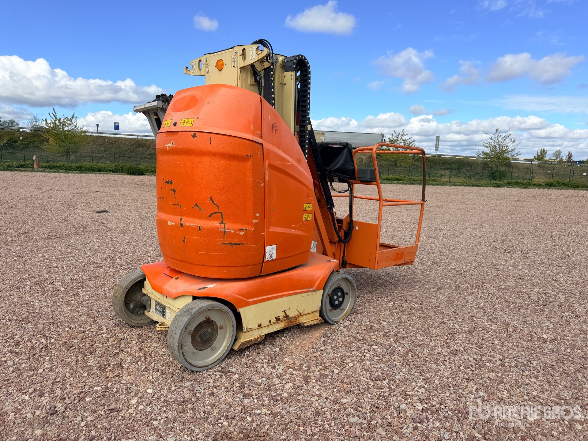 Photo of 2013 JLG TOUCAN 10E