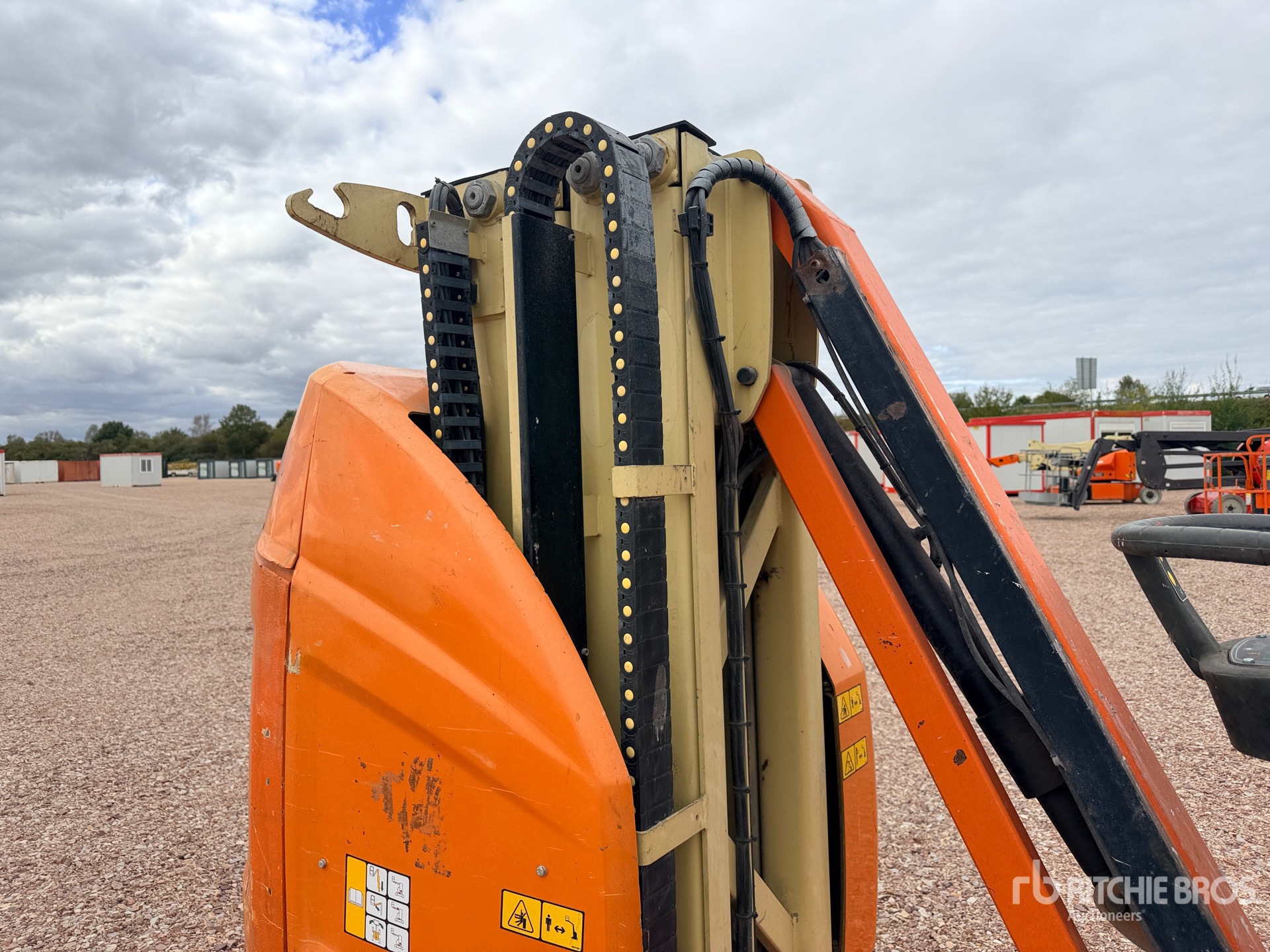 2011 JLG TOUCAN 10E