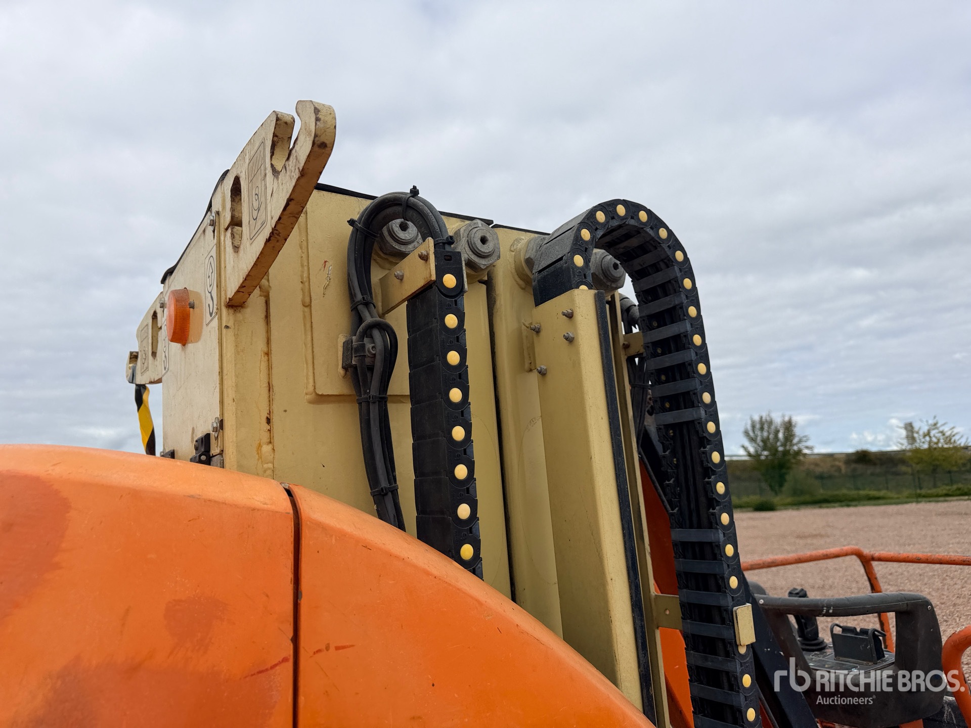 2011 JLG TOUCAN 10E