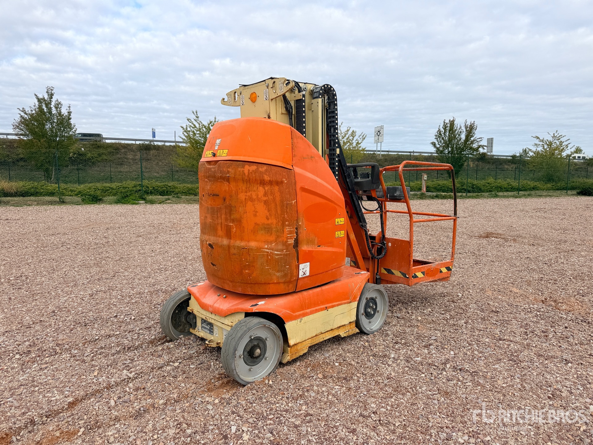 Photo of 2012 JLG TOUCAN 10E