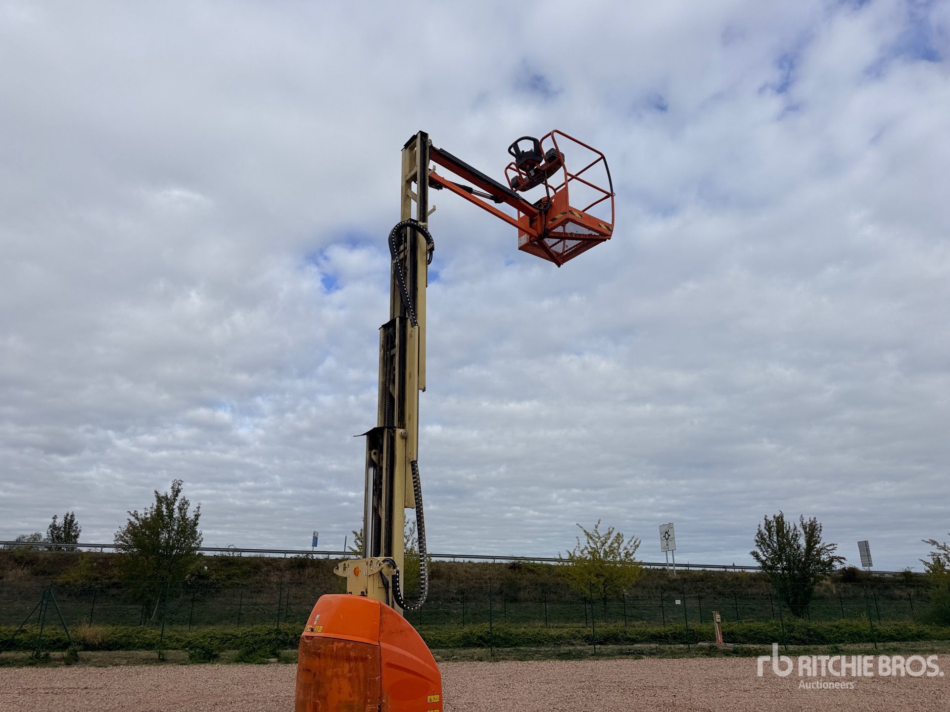 2012 JLG TOUCAN 10E