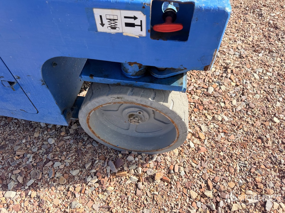 2013 Genie GS-4047