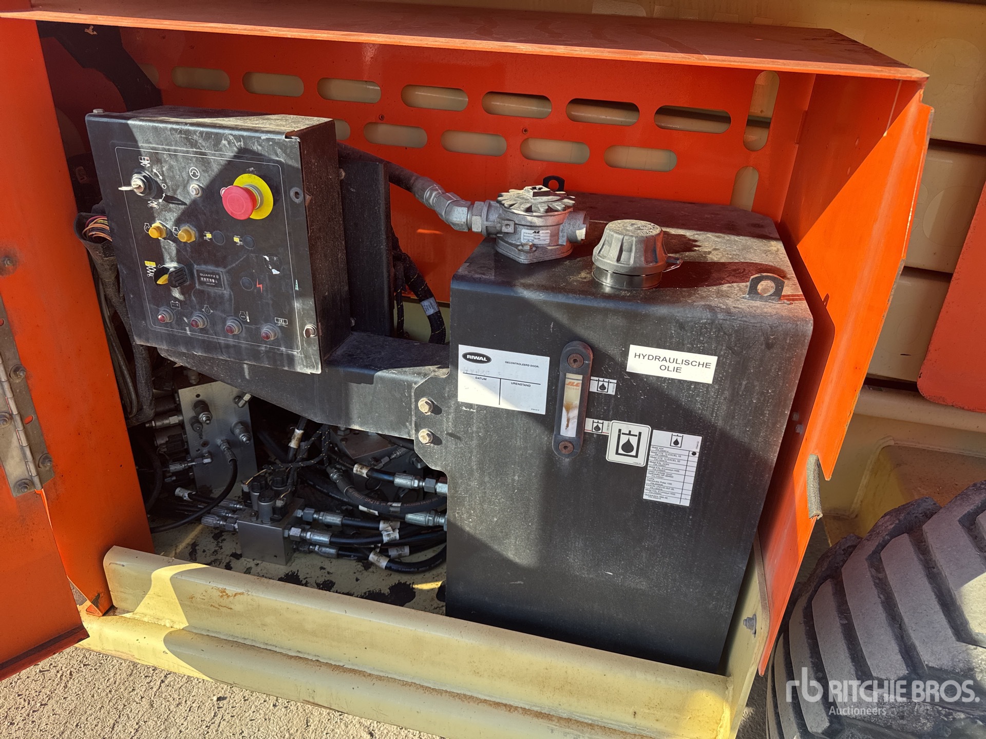 2015 JLG 3394 RT