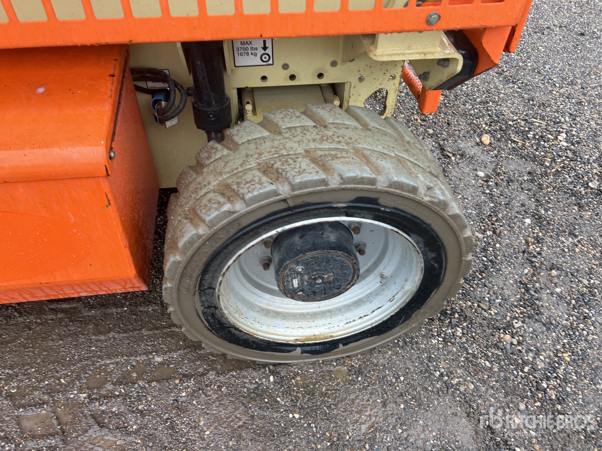2011 JLG 4069LE