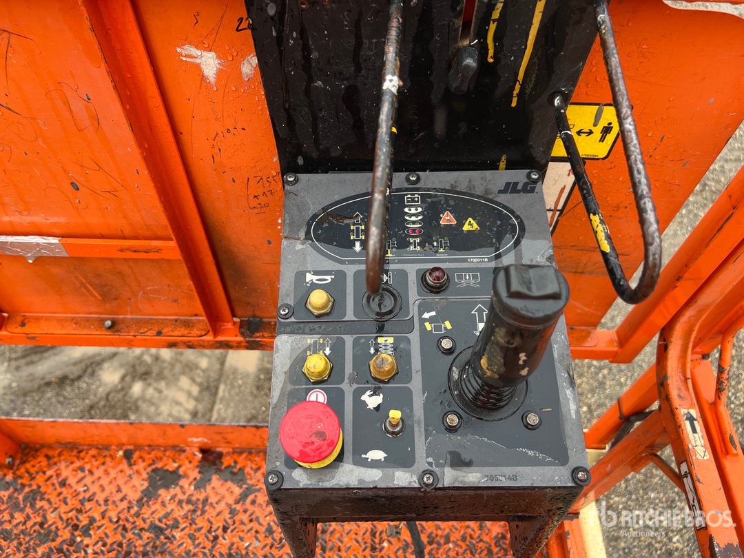2011 JLG 4069LE