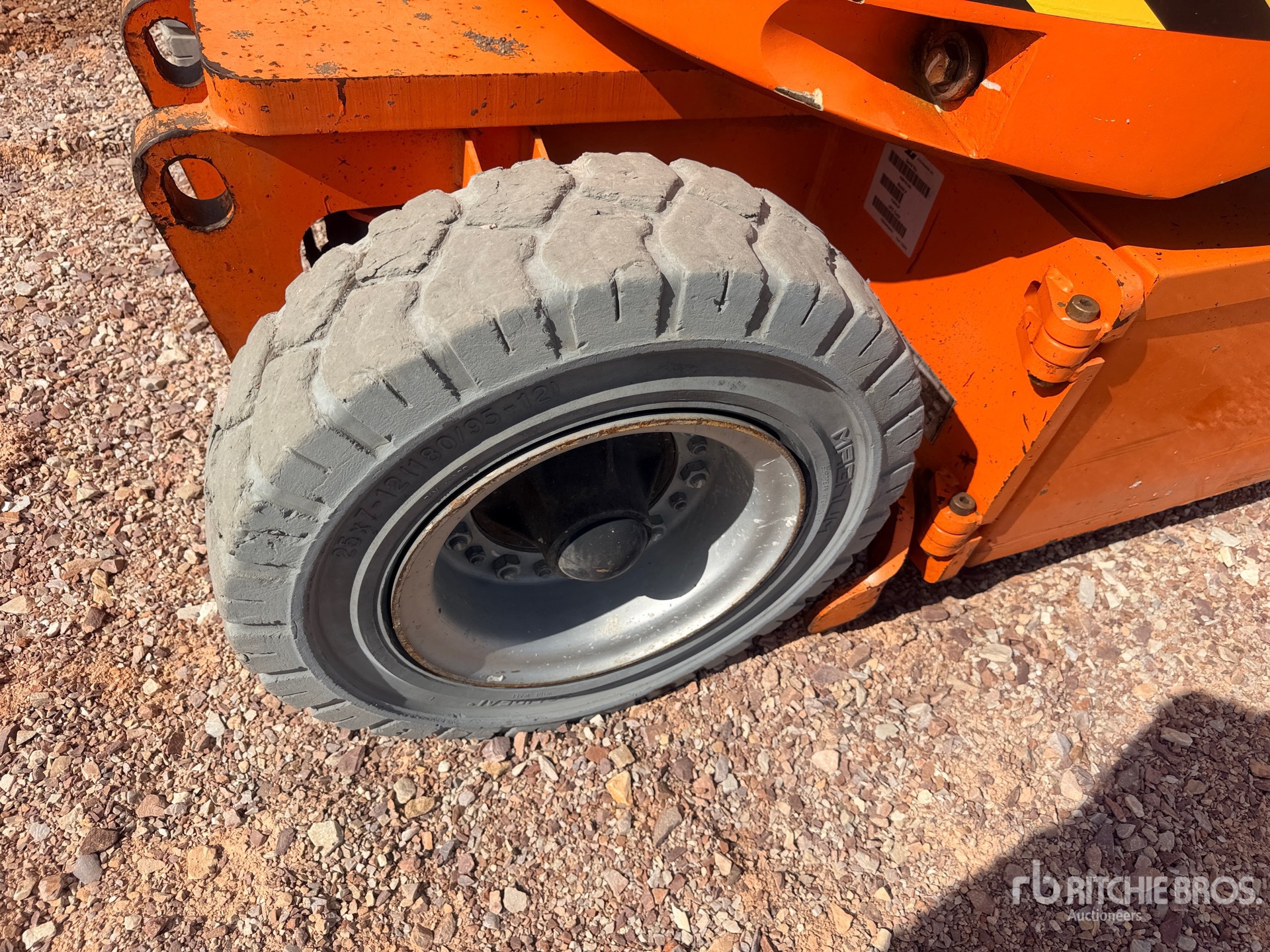 2012 JLG E300 AJP