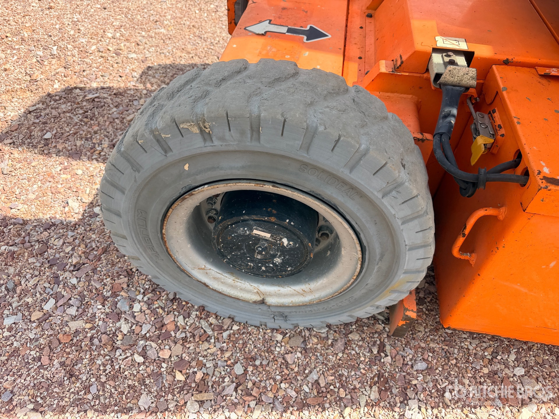 2012 JLG E300 AJP