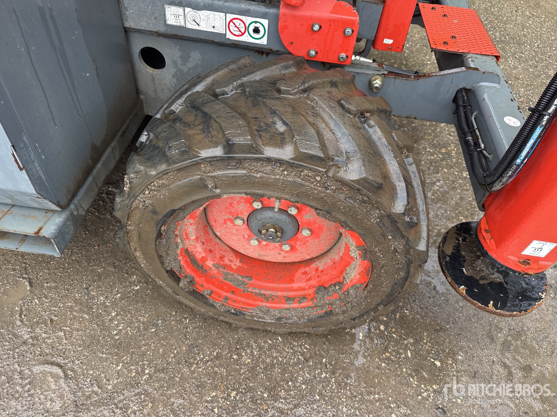2019 Skyjack SJ6832RT