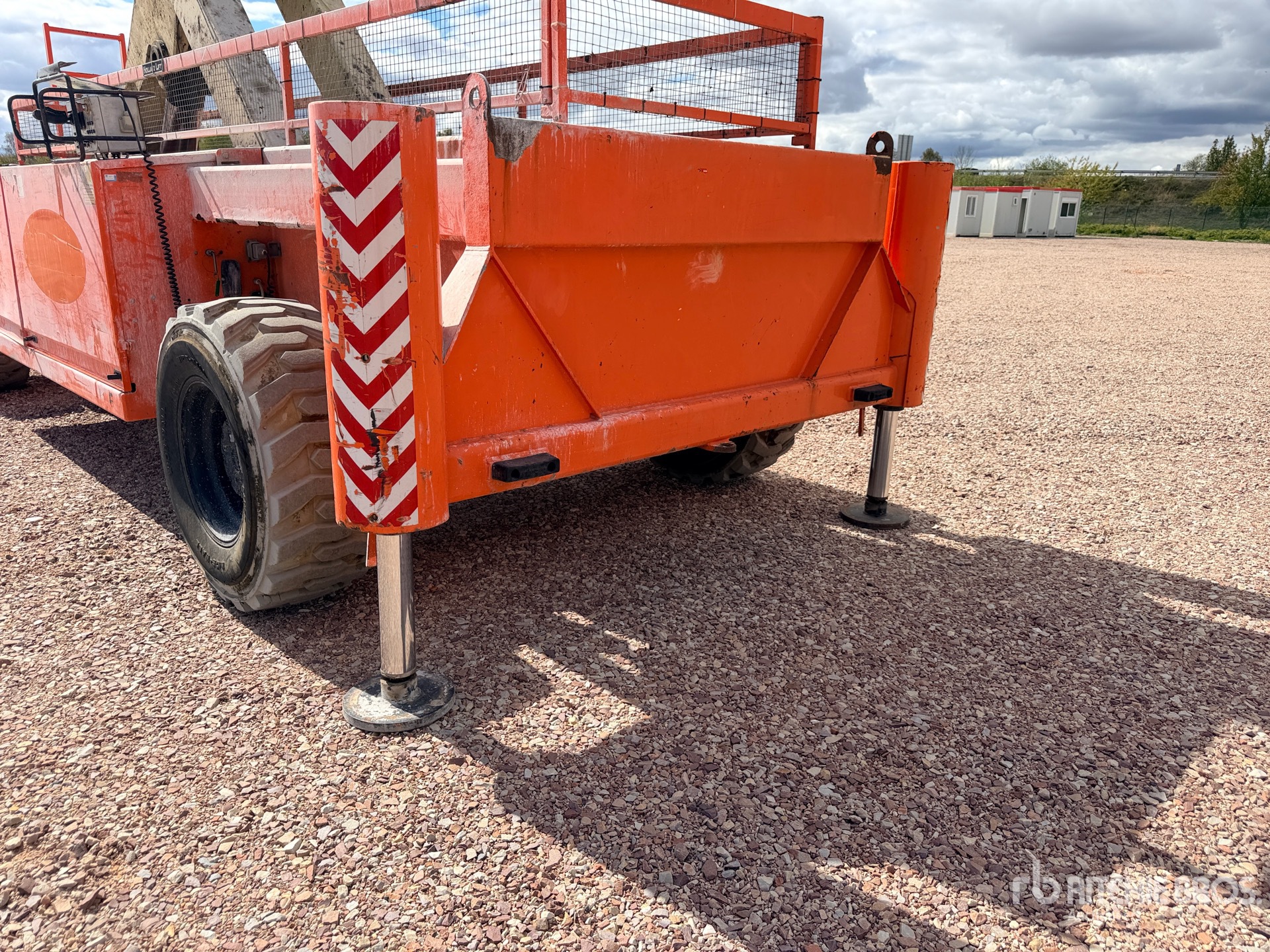 2014 Holland Lift M-250DL27