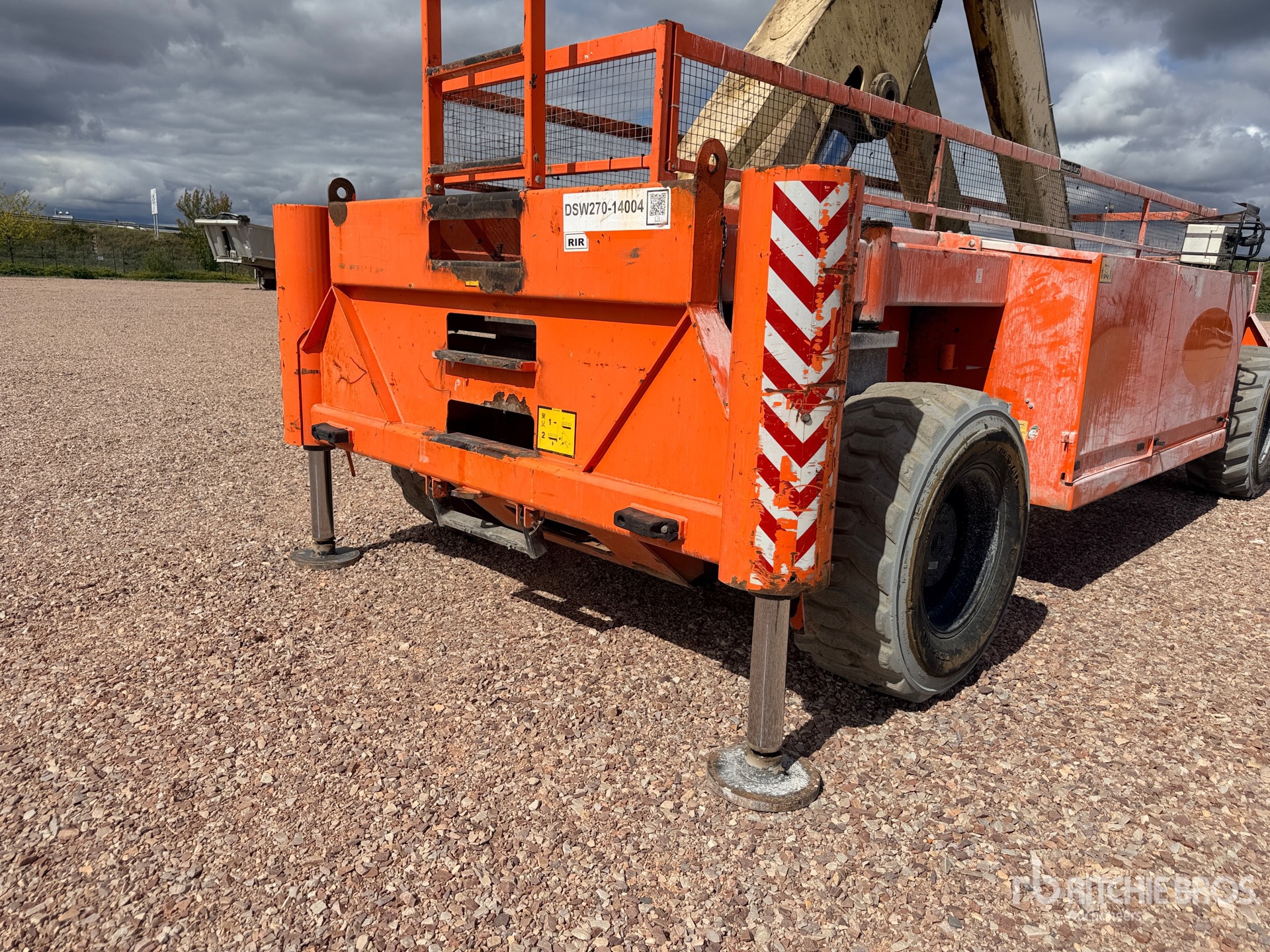 2014 Holland Lift M-250DL27