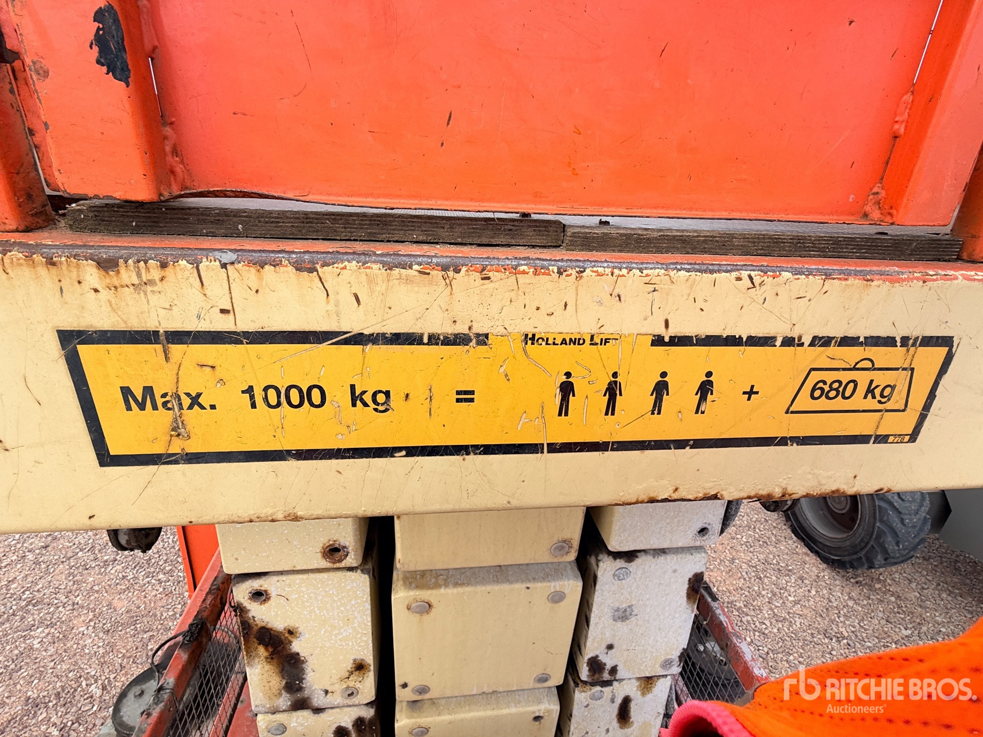 2014 Holland Lift M-250DL27