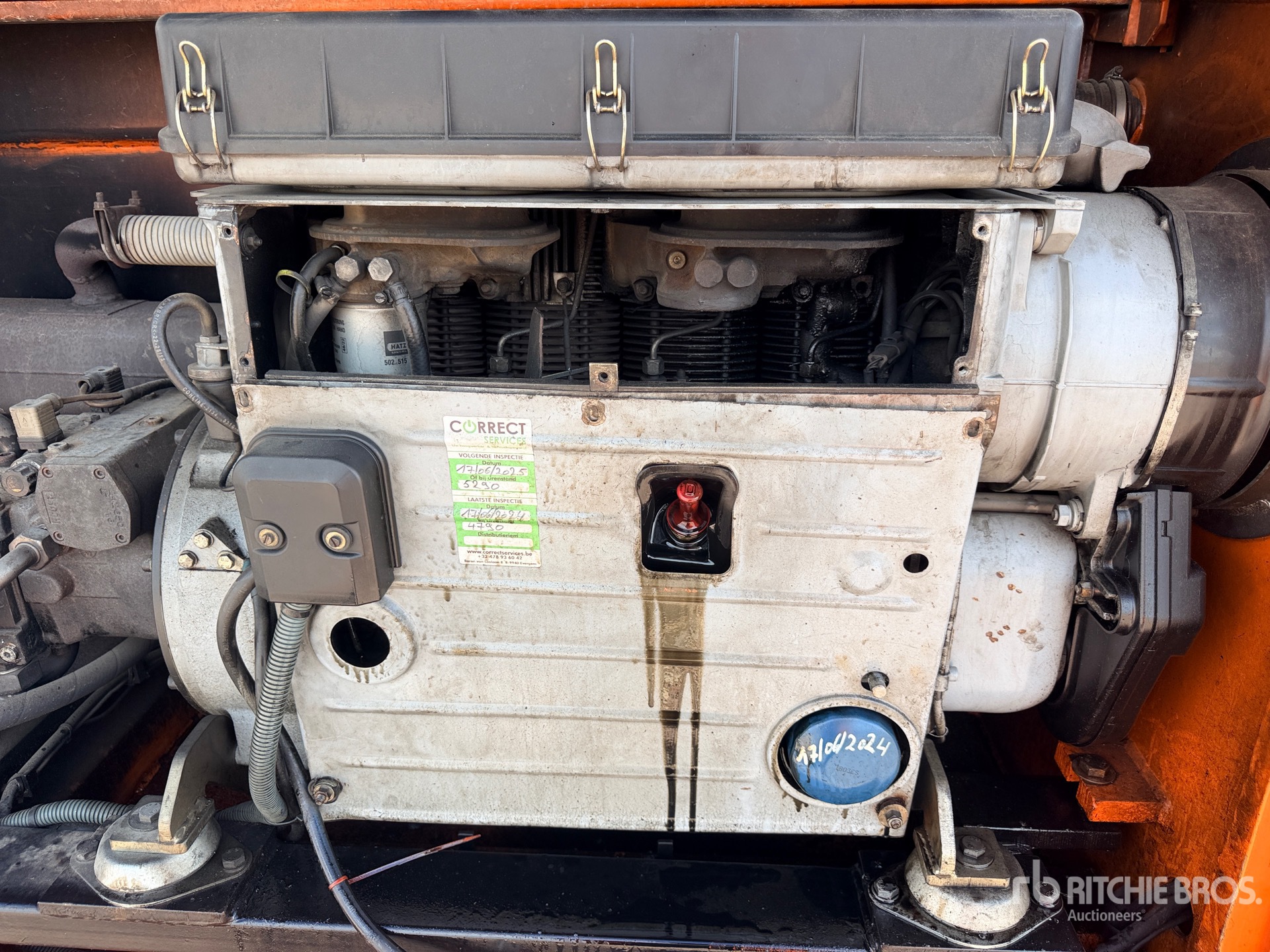 2014 Holland Lift M-250DL27